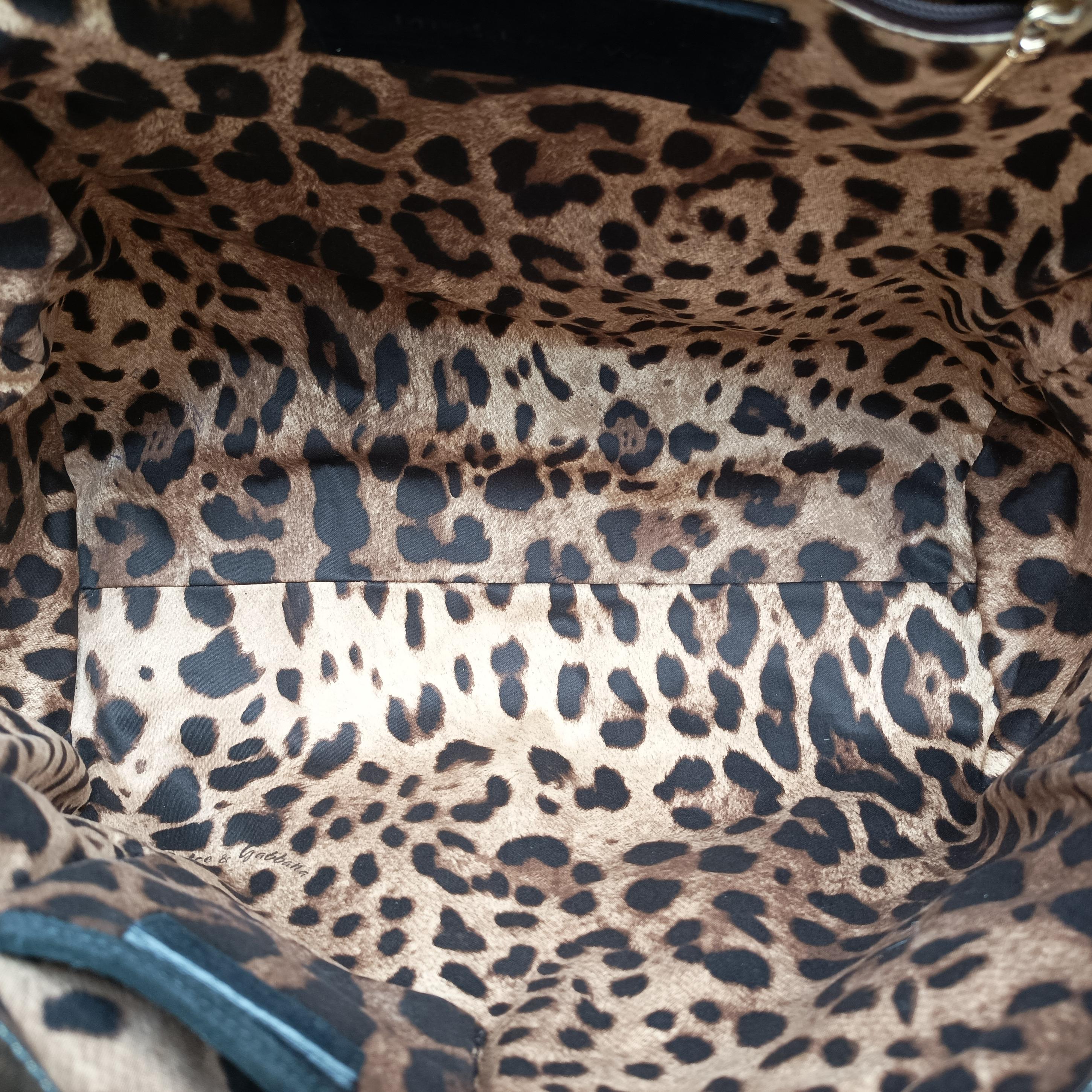 Pre-owned Dolce & Gabbana Tote Black × Gold Suede × Leather  shoulderbag | stylenewstar