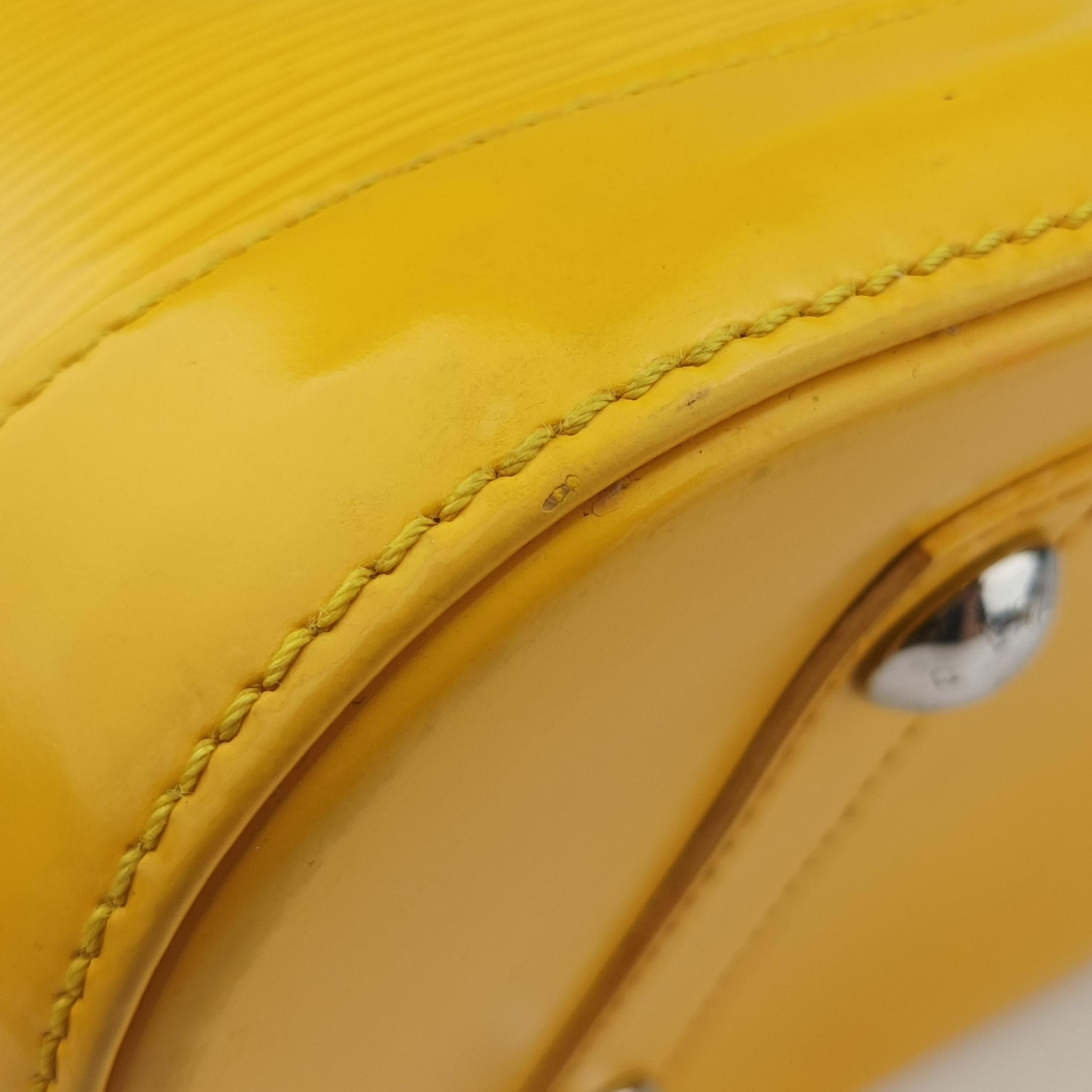 Vintage Louis Vuitton Alma PM MIMOSA Epi M40951 shoulderbag | stylenewstar