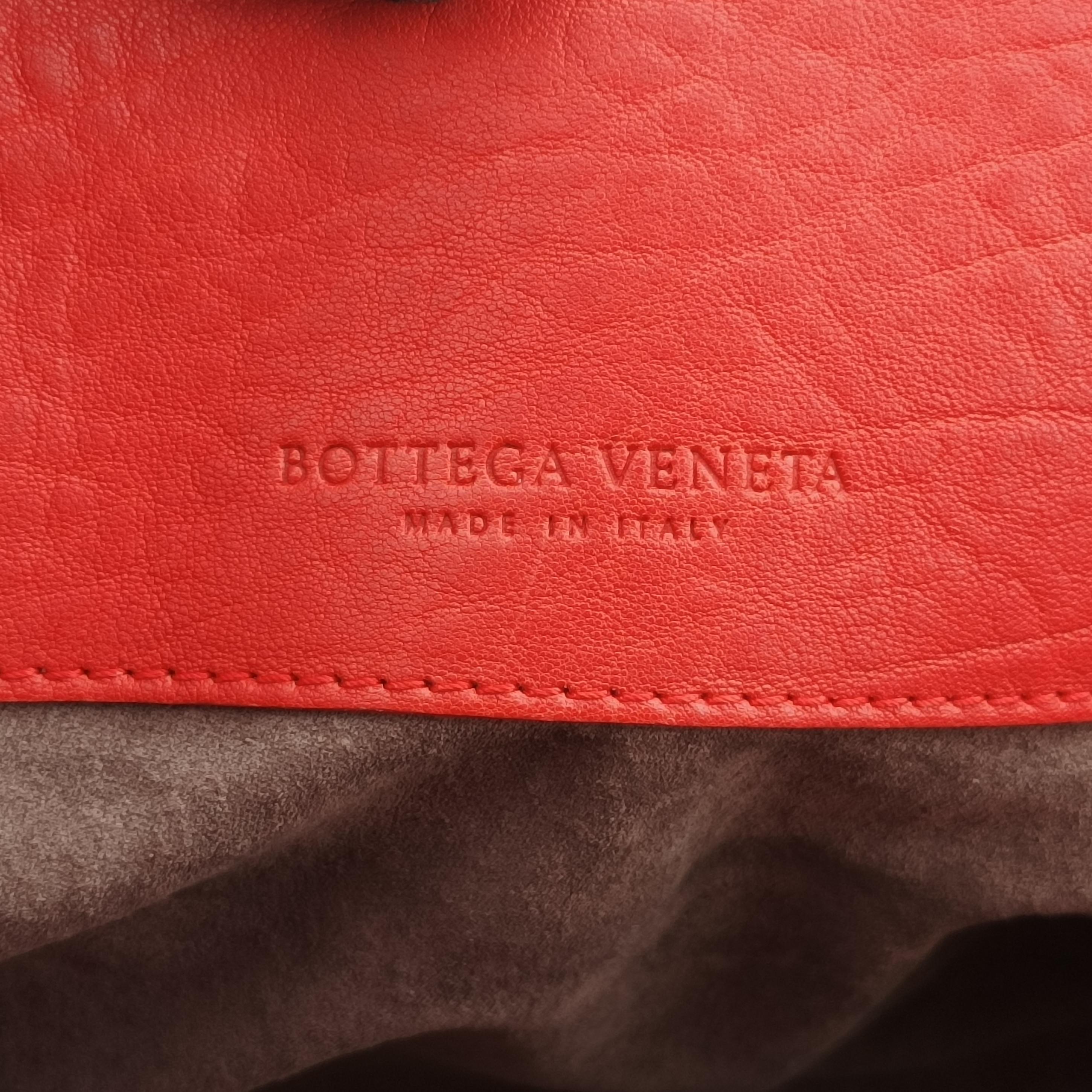 Pre-owned Bottega Veneta Roma  Stitch Intrecciato Red Lambskin  handbag | stylenewstar