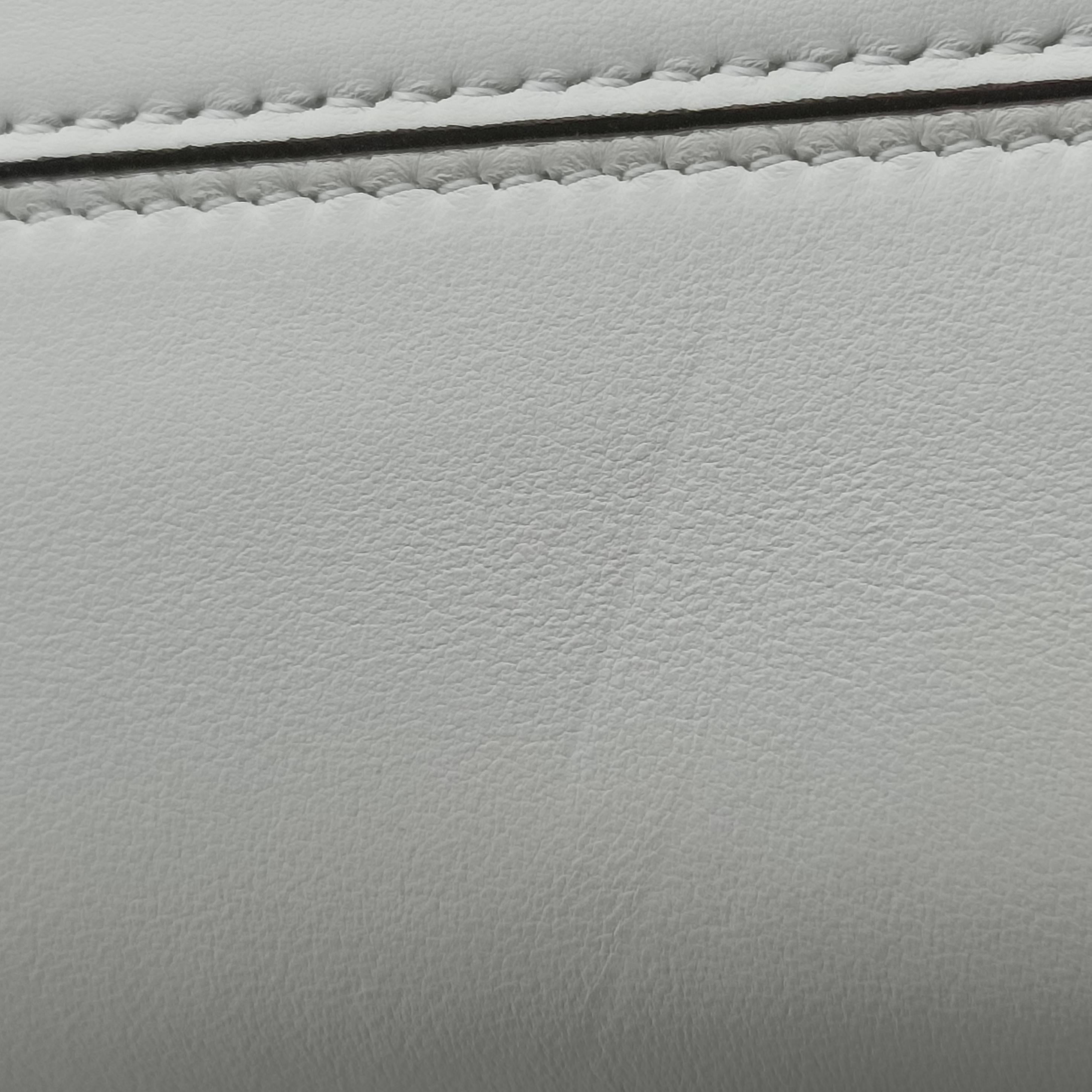 Pre-owned Fendi First middle White Leather 8BP127 shoulderbag | stylenewstar