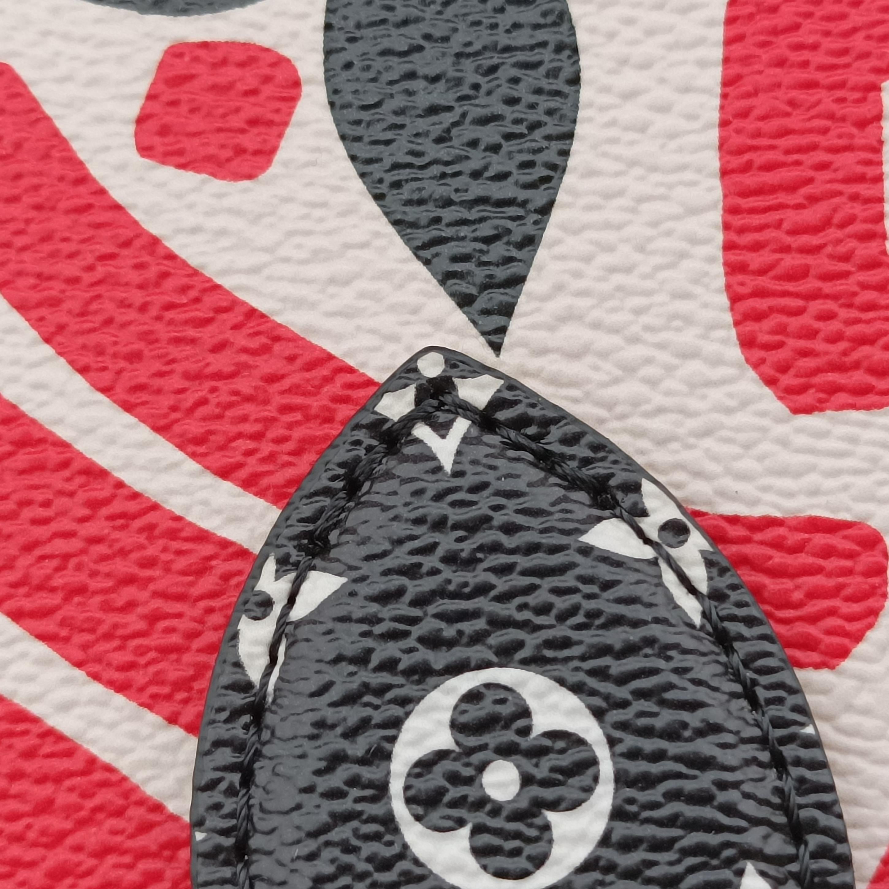 Pre-owned Louis Vuitton Crafty OnTheGo GM Crème Rouge Monogram Giant M45358 shoulderbag | stylenewstar