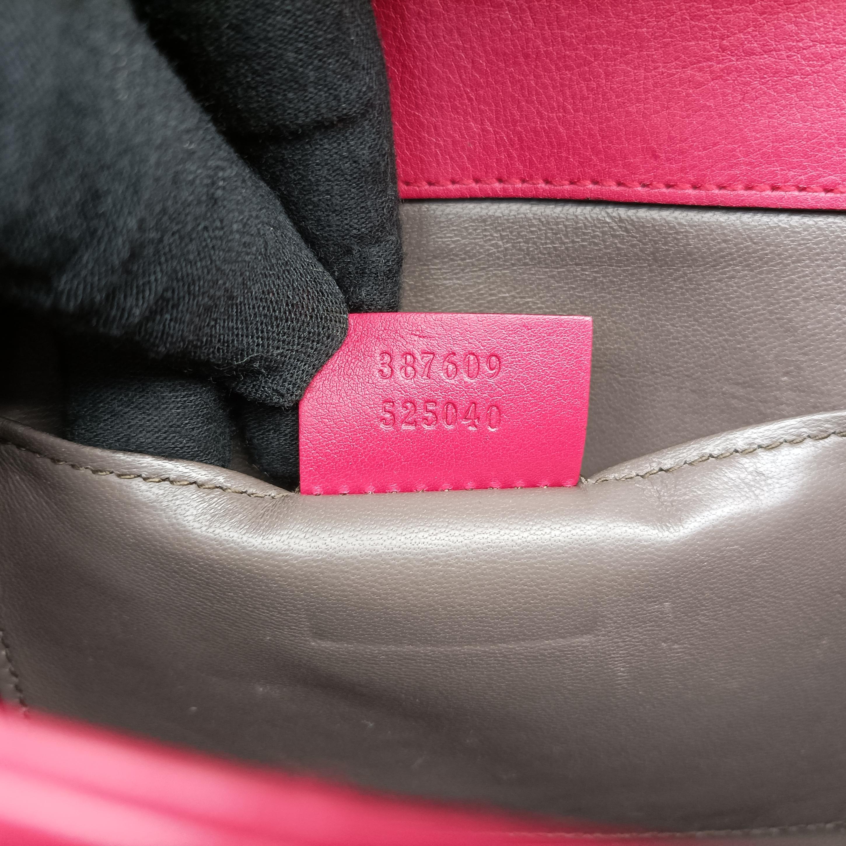 Vintage Gucci Interlocking G Red Patent Leather 387609 shoulderbag | stylenewstar