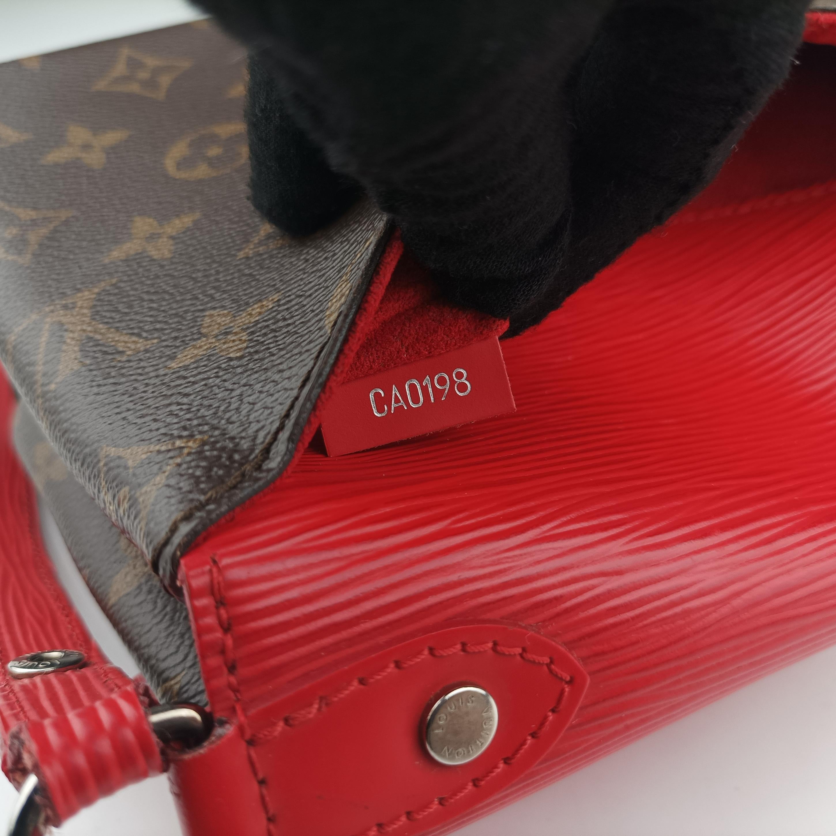 Secondhand Louis Vuitton SAINT MICHEL brown×COQUELICOT Monogram Canvas×calf leather M44031 shoulderbag | stylenewstar