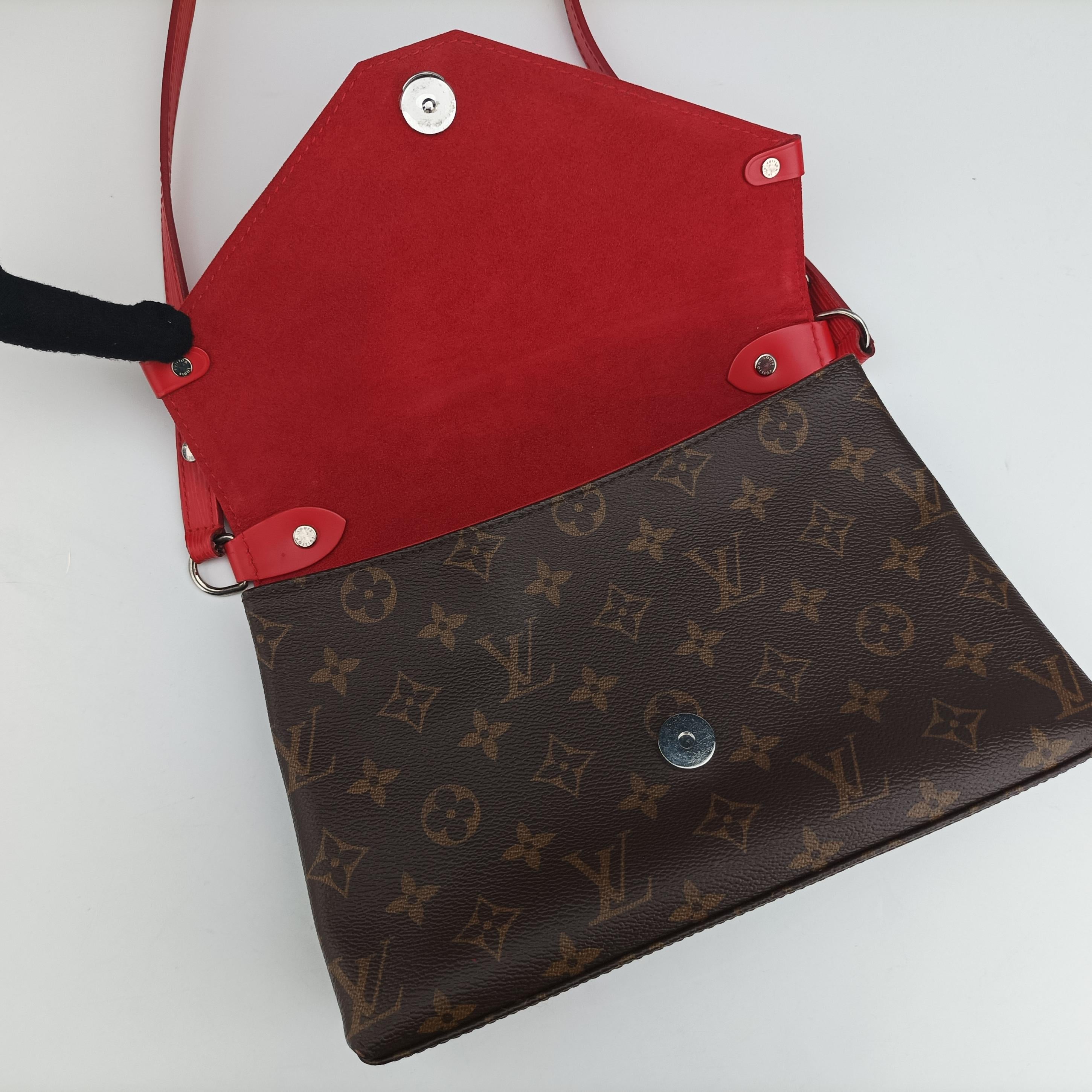 Secondhand Louis Vuitton SAINT MICHEL brown×COQUELICOT Monogram Canvas×calf leather M44031 shoulderbag | stylenewstar