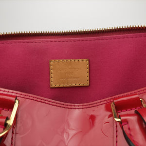 Vintage Louis Vuitton Alma PM pomme d'amour Vernis M90096 handbag | stylenewstar