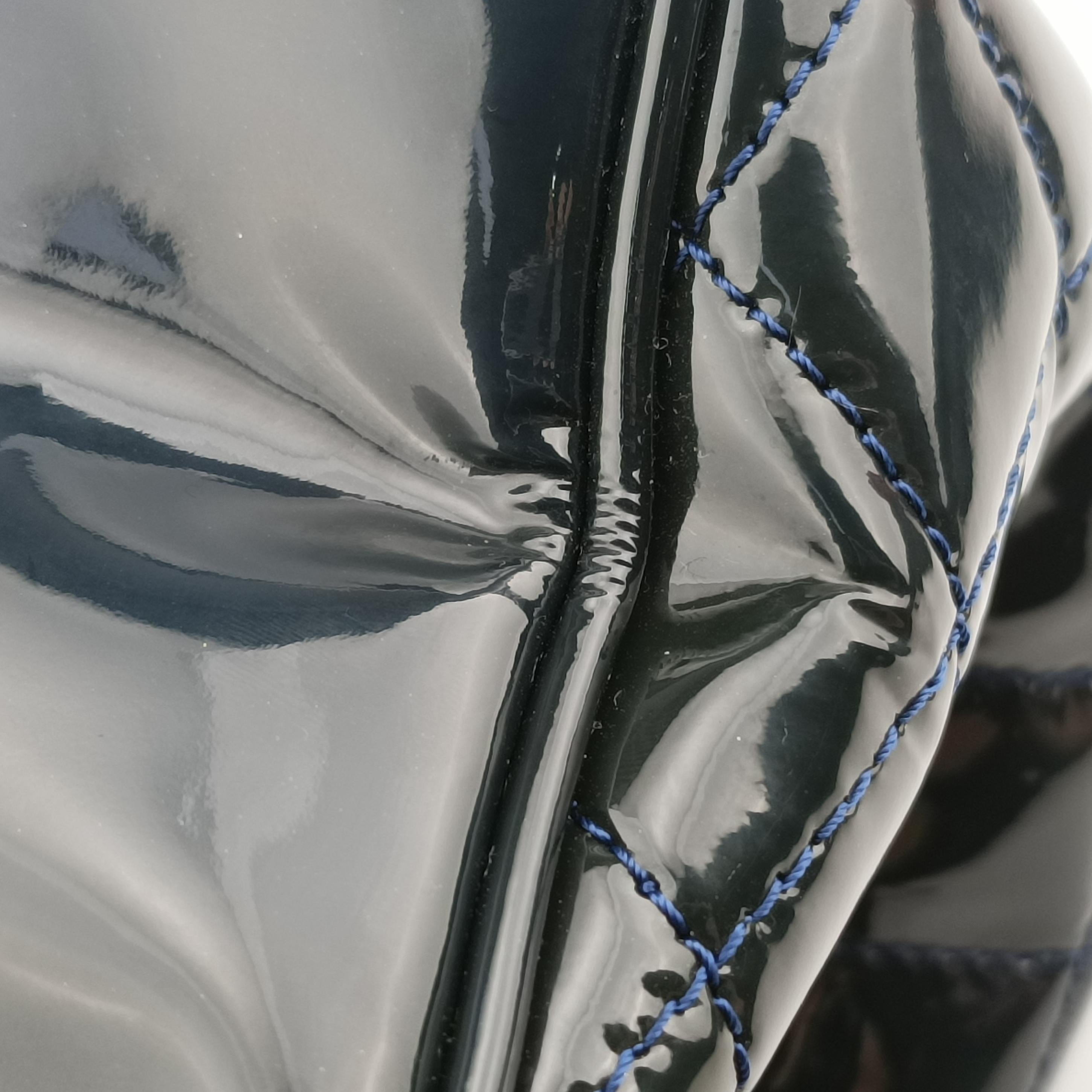 Pre-owned Chanel Paris-Venice Vinyl Lipstick Ligne Blue Patent Leather A47926 shoulderbag | stylenewstar