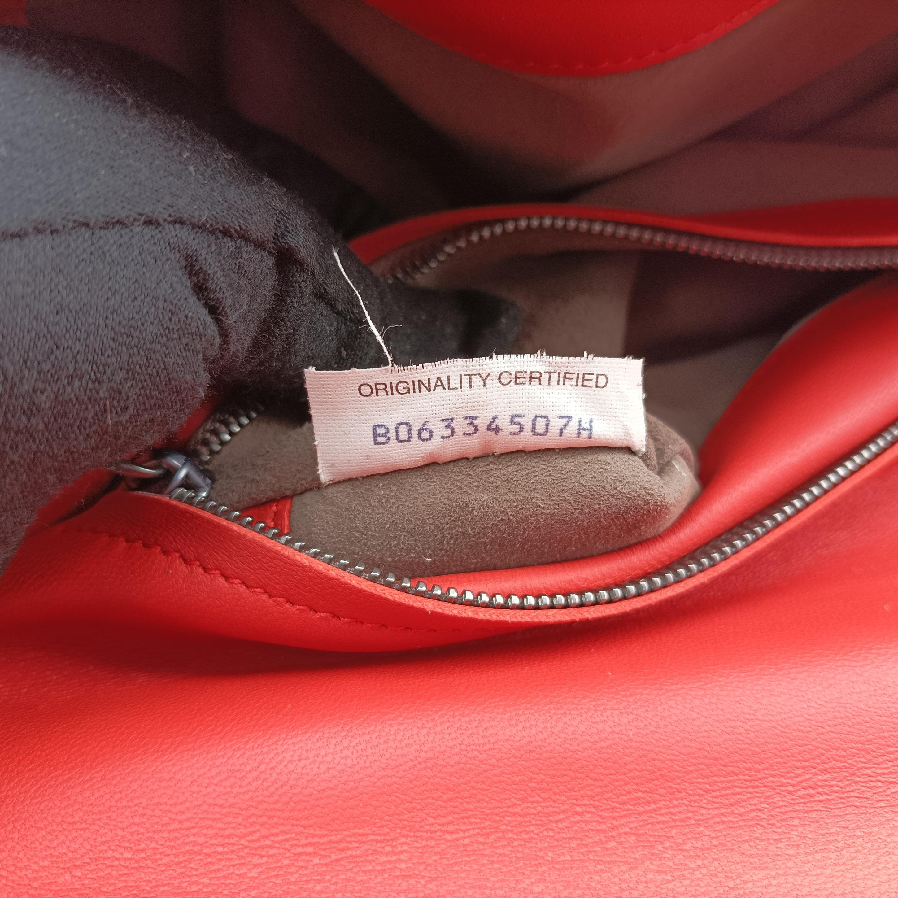 Secondhand Bottega Veneta Pre-Owned Monaco Intrecciato Red Leather  shoulderbag | stylenewstar