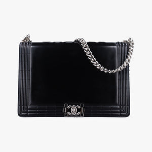 Pre-owned Chanel BOY CHANEL Black Enamel A67021 shoulderbag | stylenewstar