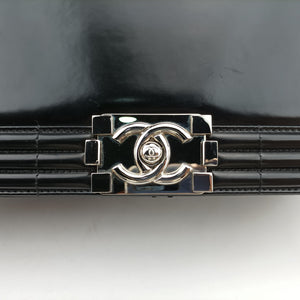 Pre-owned Chanel BOY CHANEL Black Enamel A67021 shoulderbag | stylenewstar