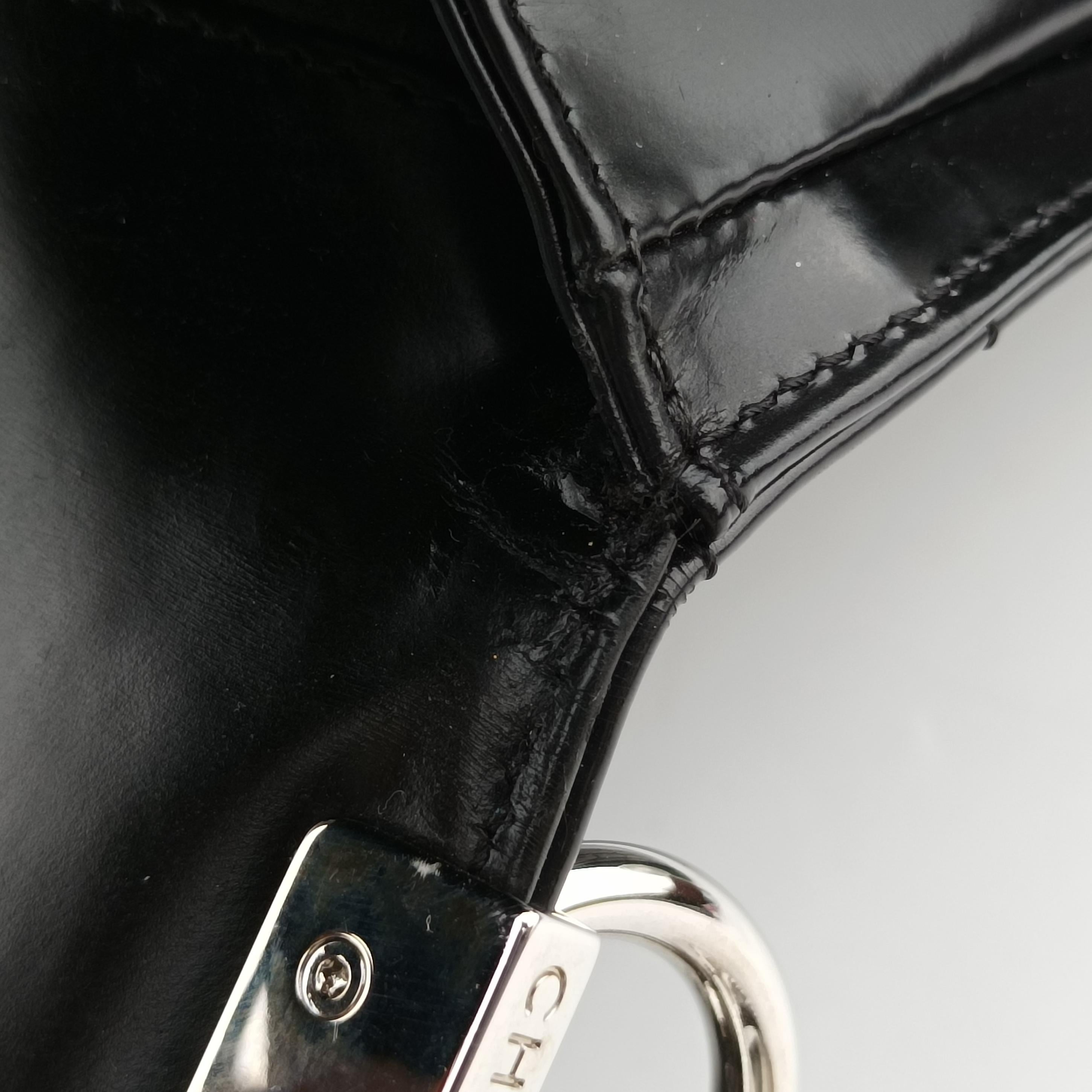 Pre-owned Chanel BOY CHANEL Black Enamel A67021 shoulderbag | stylenewstar