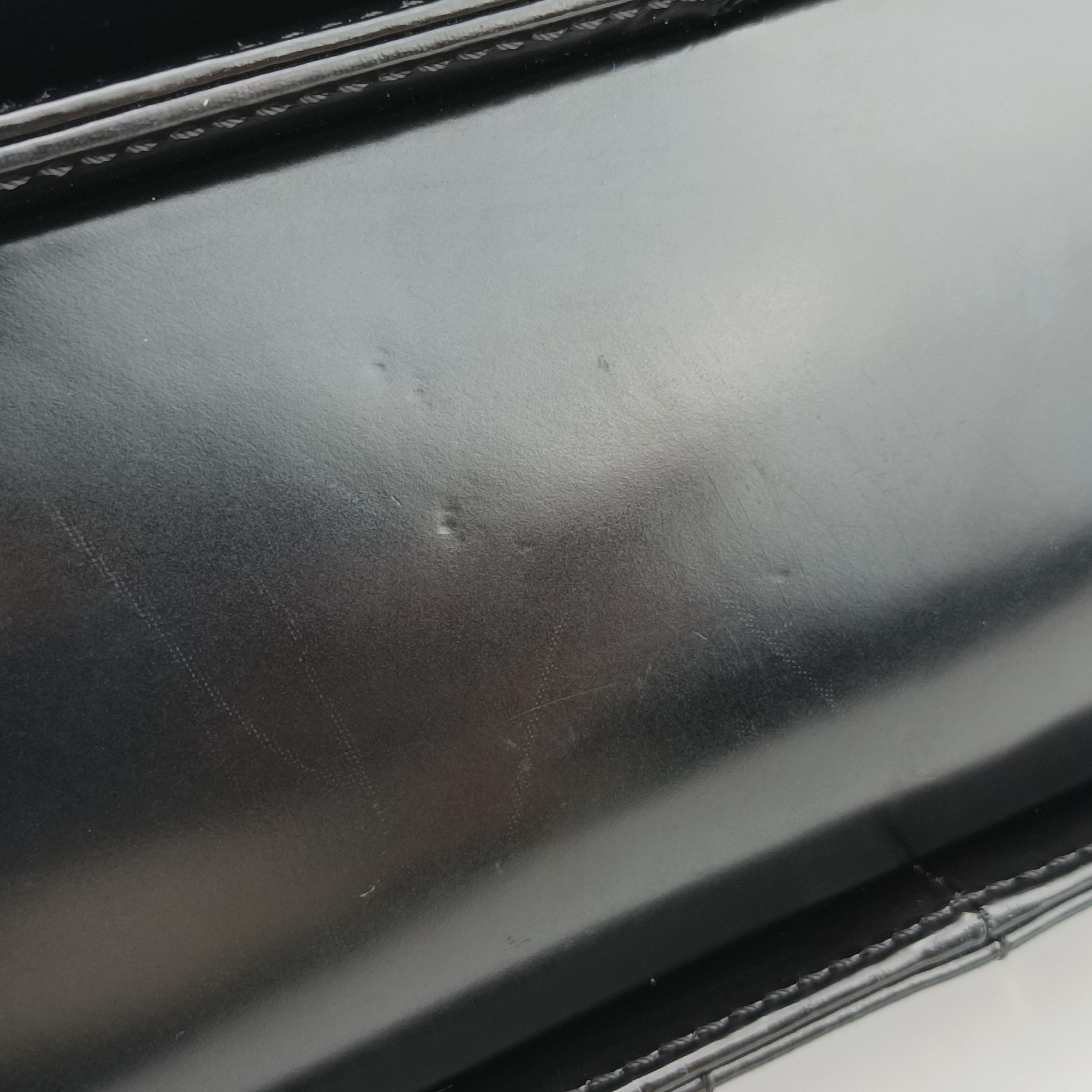 Pre-owned Chanel BOY CHANEL Black Enamel A67021 shoulderbag | stylenewstar