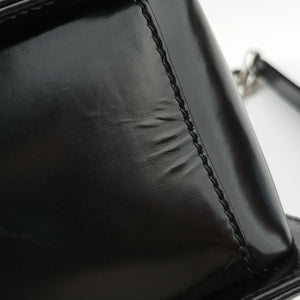 Pre-owned Chanel BOY CHANEL Black Enamel A67021 shoulderbag | stylenewstar