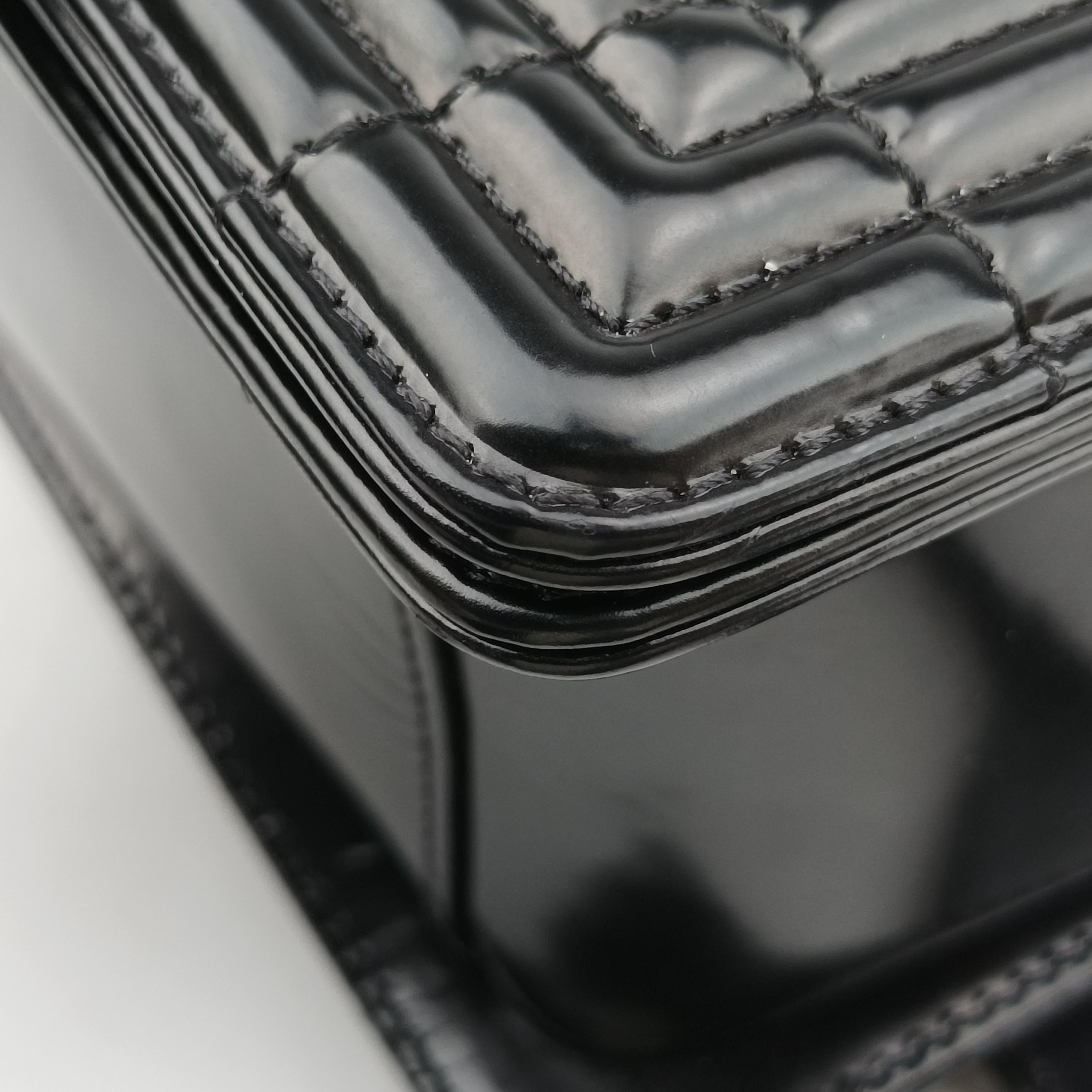 Pre-owned Chanel BOY CHANEL Black Enamel A67021 shoulderbag | stylenewstar