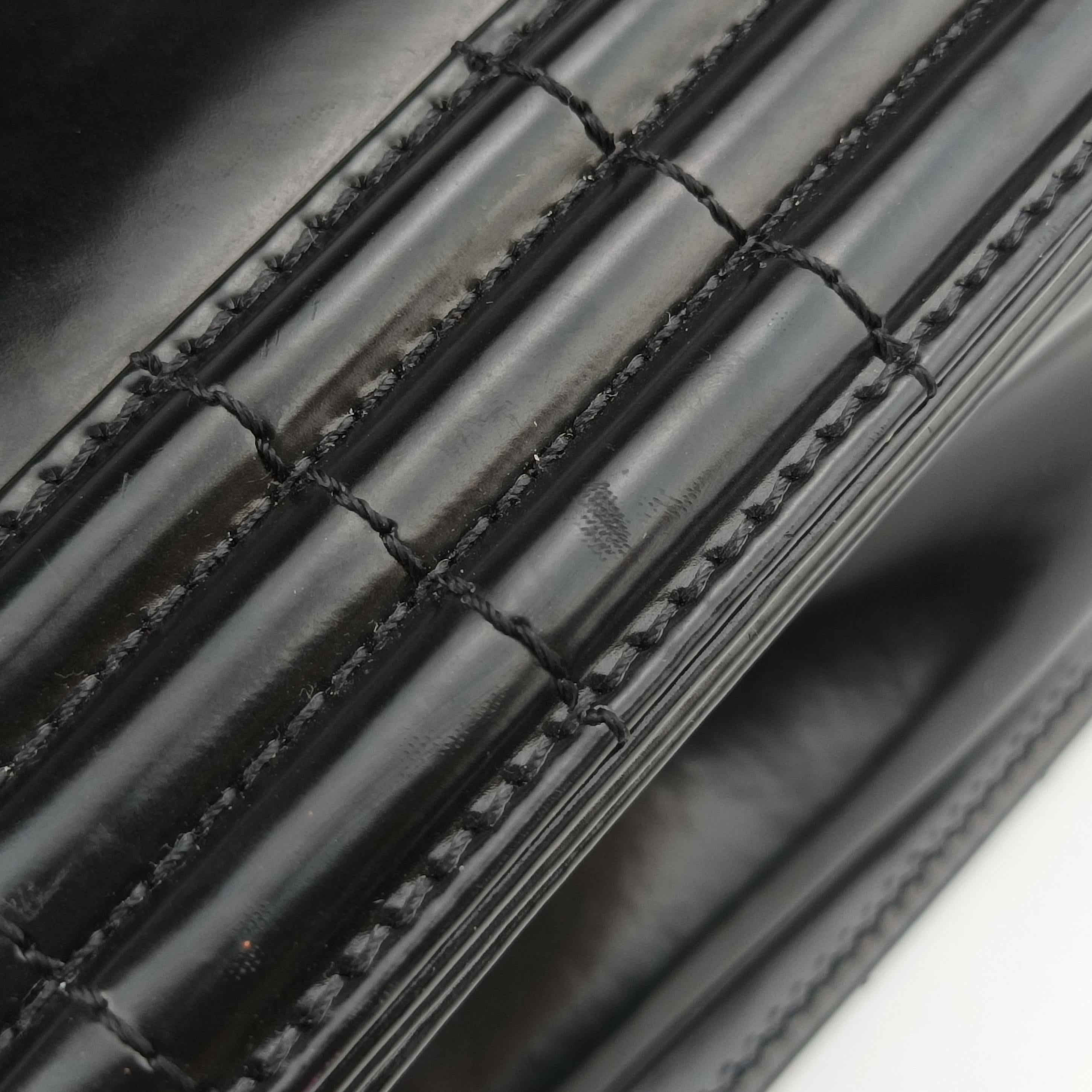 Pre-owned Chanel BOY CHANEL Black Enamel A67021 shoulderbag | stylenewstar