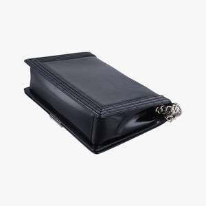 Pre-owned Chanel BOY CHANEL Black Enamel A67021 shoulderbag | stylenewstar