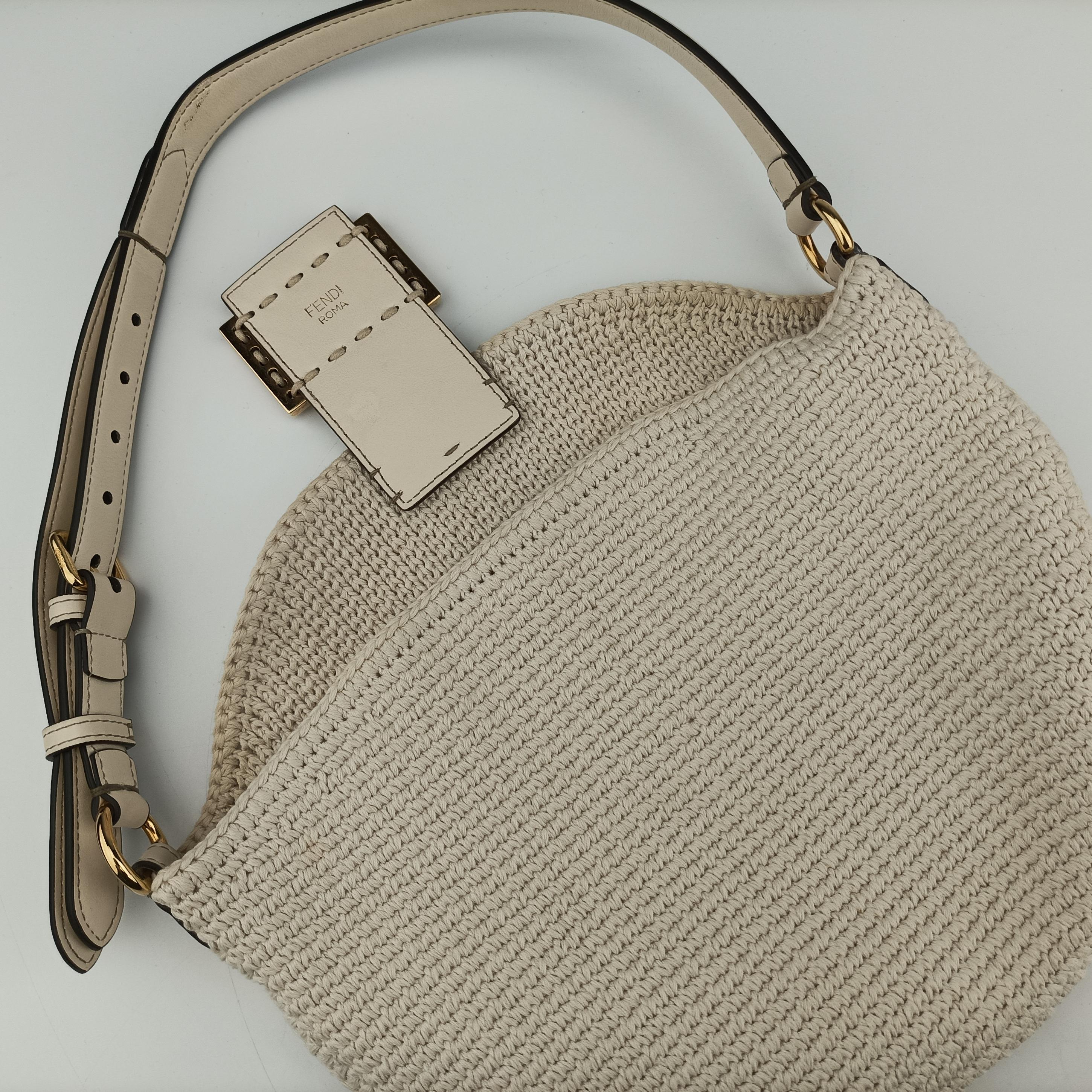 Pre-owned Fendi Croissant Crochet White Fabric × leather 8BR790 shoulderbag | stylenewstar
