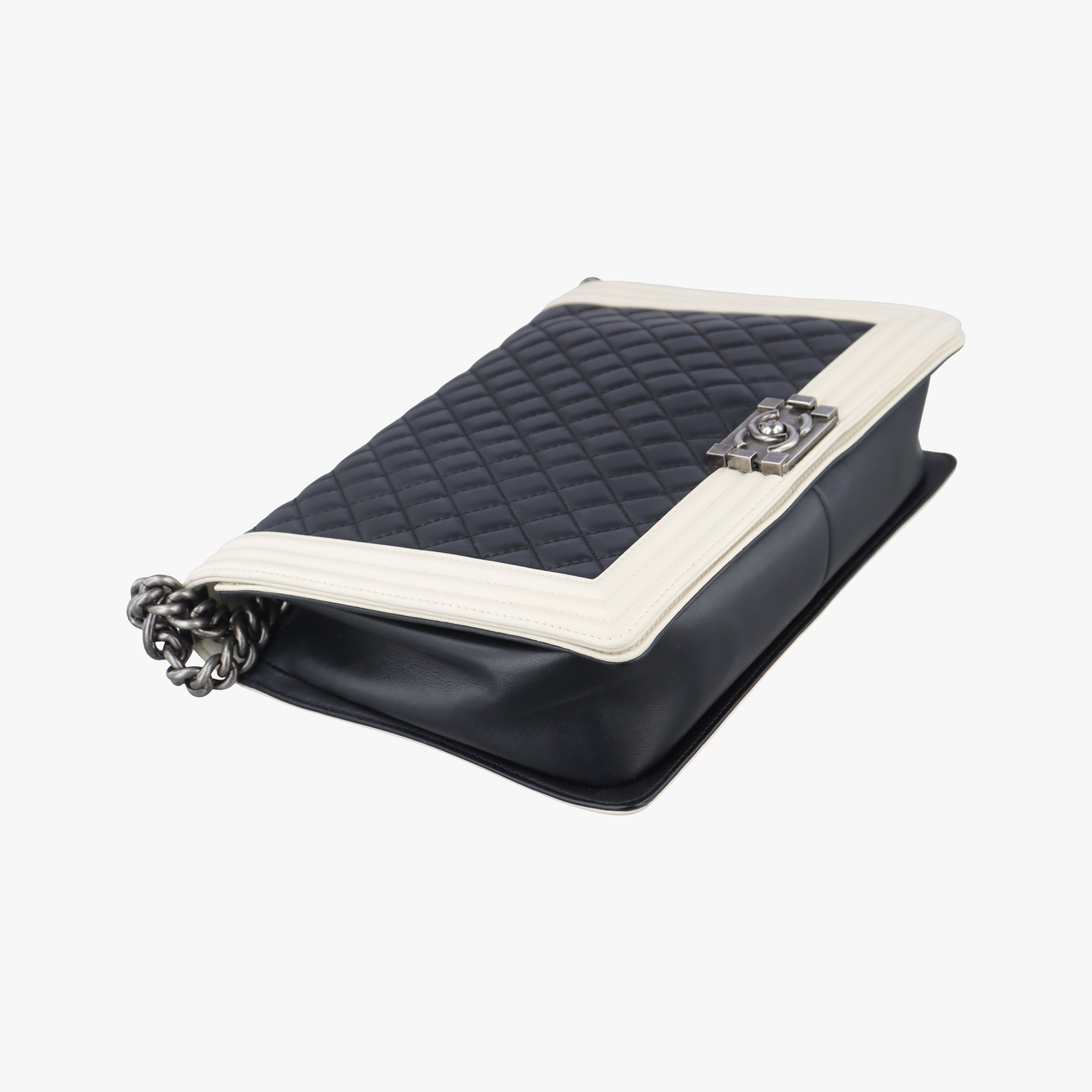 Secondhand Chanel BOY CHANEL Black×beige Leather A67087 shoulderbag | stylenewstar