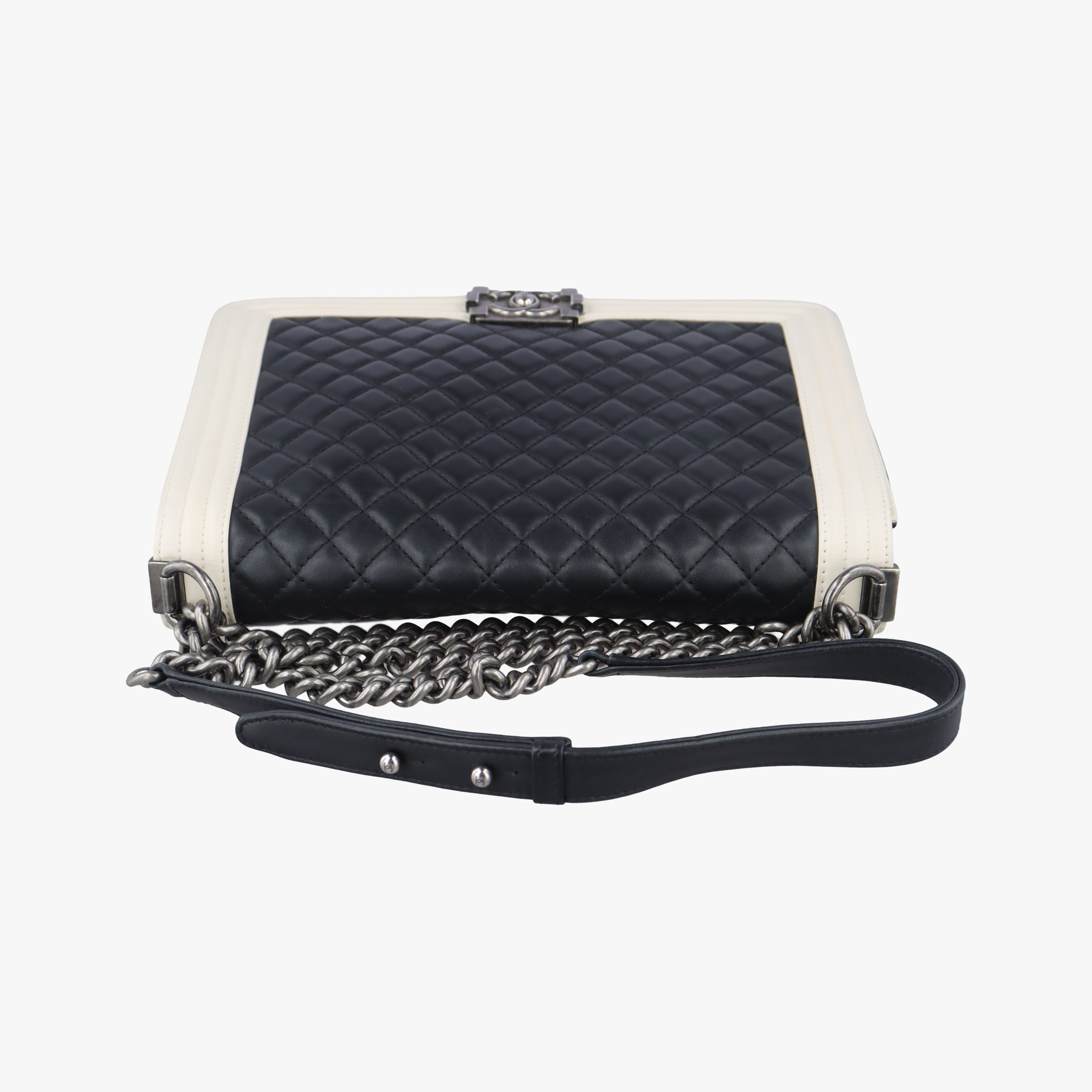 Secondhand Chanel BOY CHANEL Black×beige Leather A67087 shoulderbag | stylenewstar