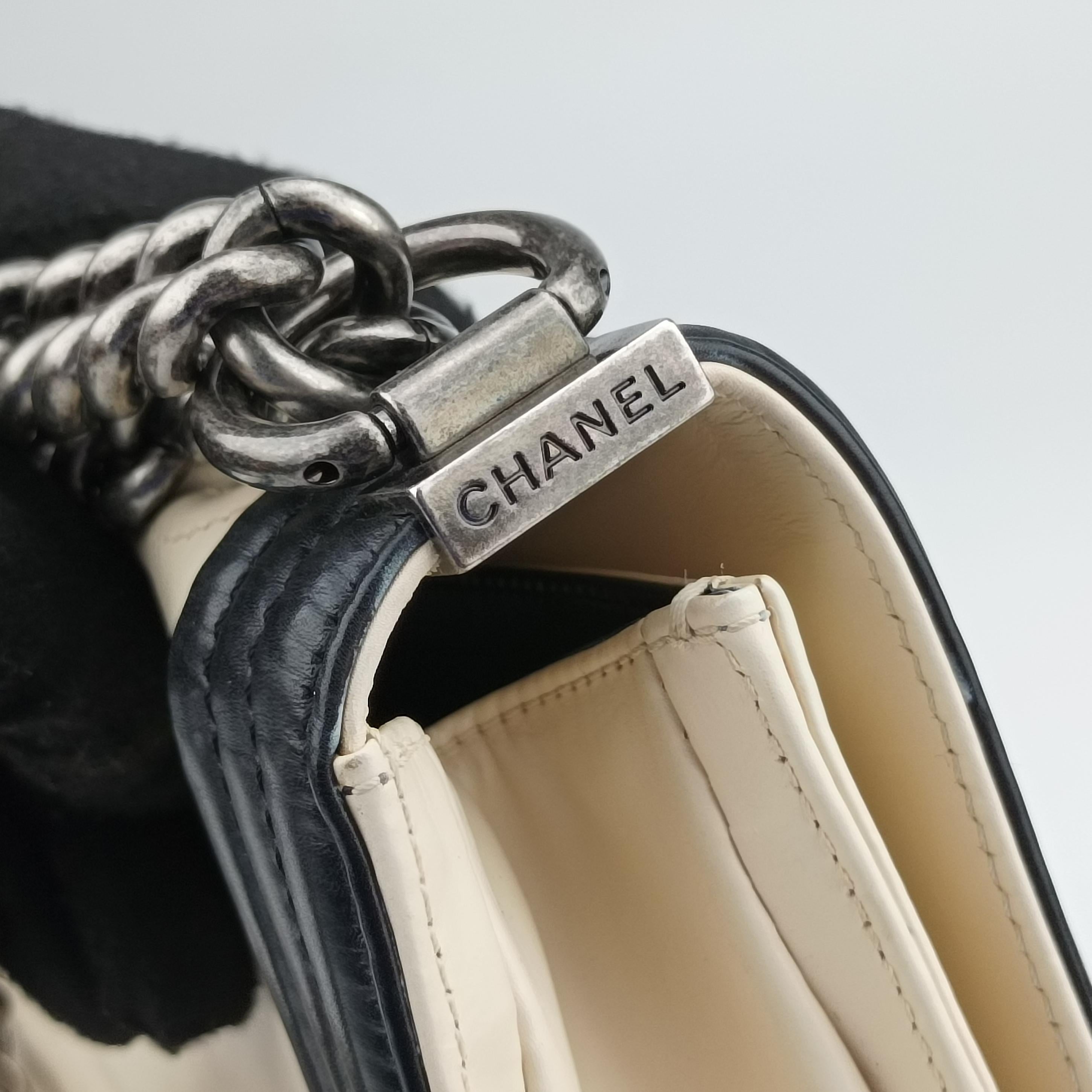 Secondhand Chanel BOY CHANEL Black×white Leather A66713 shoulderbag | stylenewstar