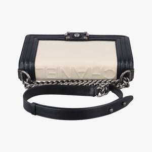 Secondhand Chanel BOY CHANEL Black×white Leather A66713 shoulderbag | stylenewstar