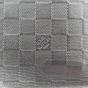 Pre-owned Louis Vuitton District PM Noir Damie Infini Leather N41286 shoulderbag | stylenewstar