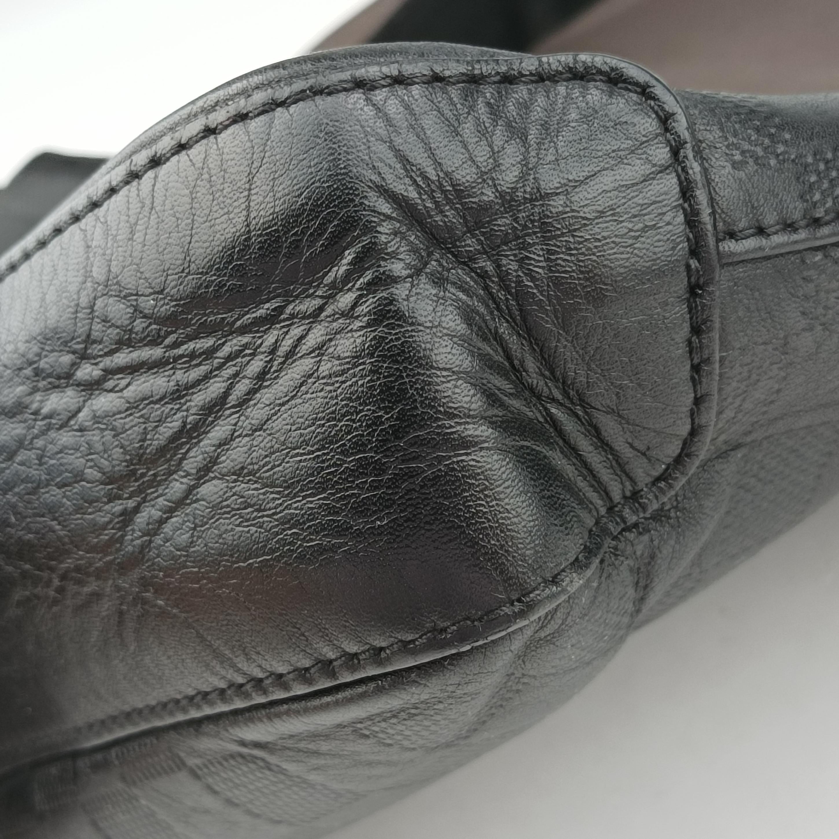 Pre-owned Louis Vuitton District PM Noir Damie Infini Leather N41286 shoulderbag | stylenewstar