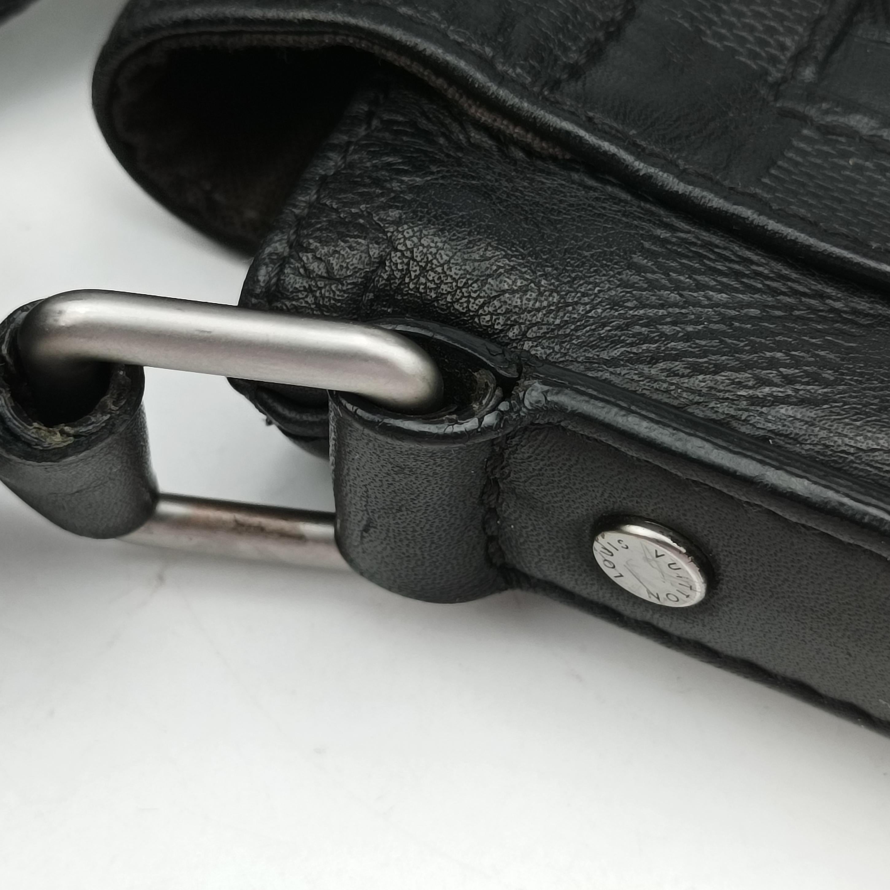 Pre-owned Louis Vuitton District PM Noir Damie Infini Leather N41286 shoulderbag | stylenewstar