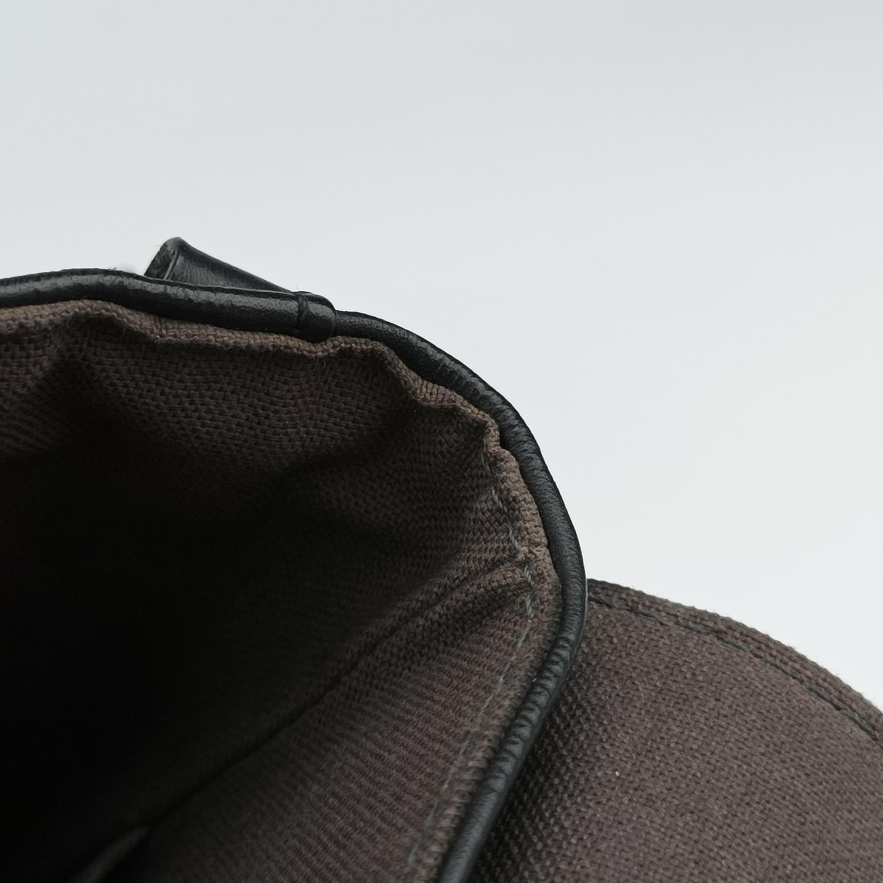 Pre-owned Louis Vuitton District PM Noir Damie Infini Leather N41286 shoulderbag | stylenewstar