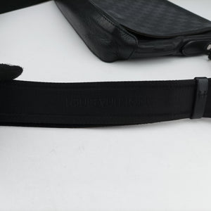 Pre-owned Louis Vuitton District PM Noir Damie Infini Leather N41286 shoulderbag | stylenewstar