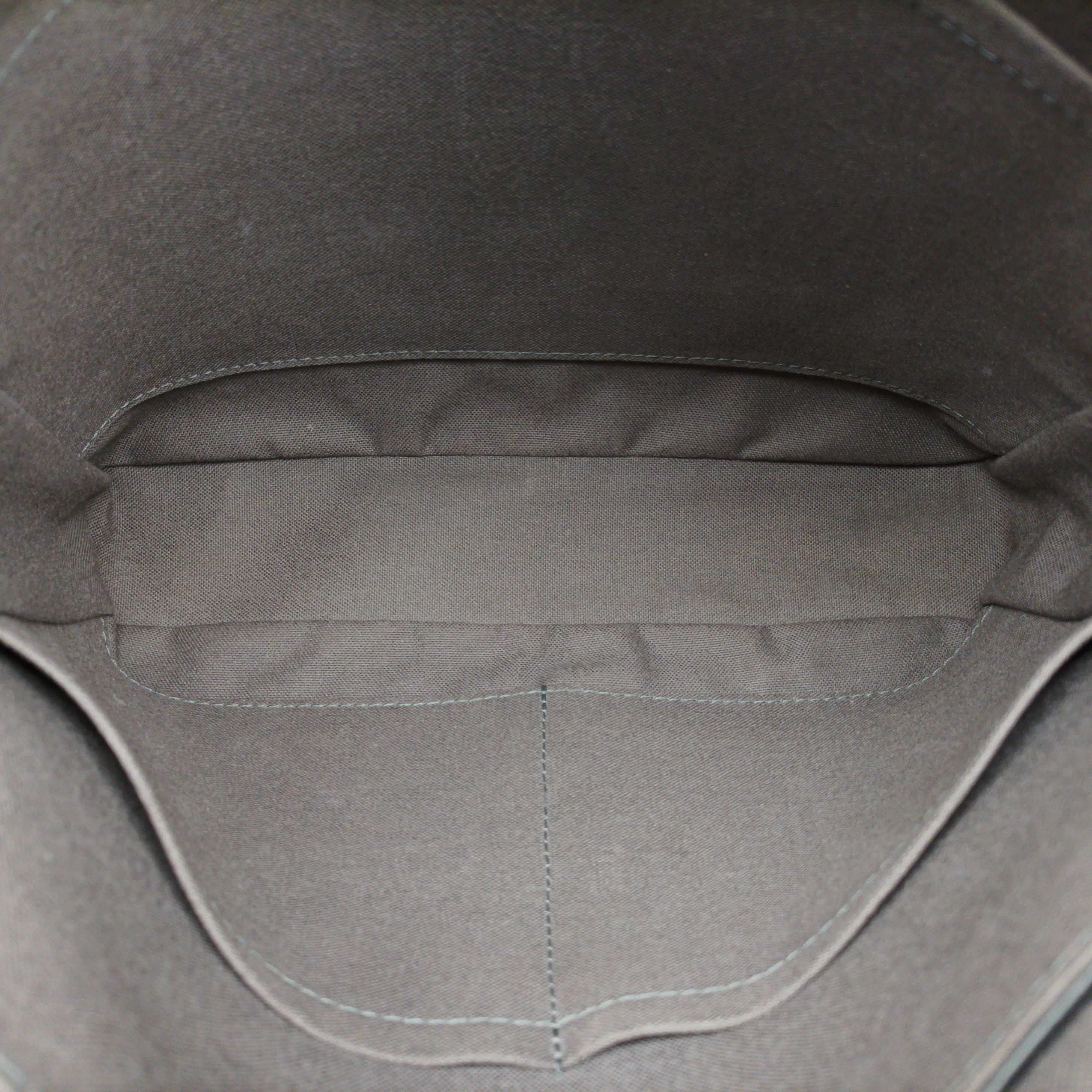 Pre-owned Louis Vuitton District PM Noir Damie Infini Leather N41286 shoulderbag | stylenewstar