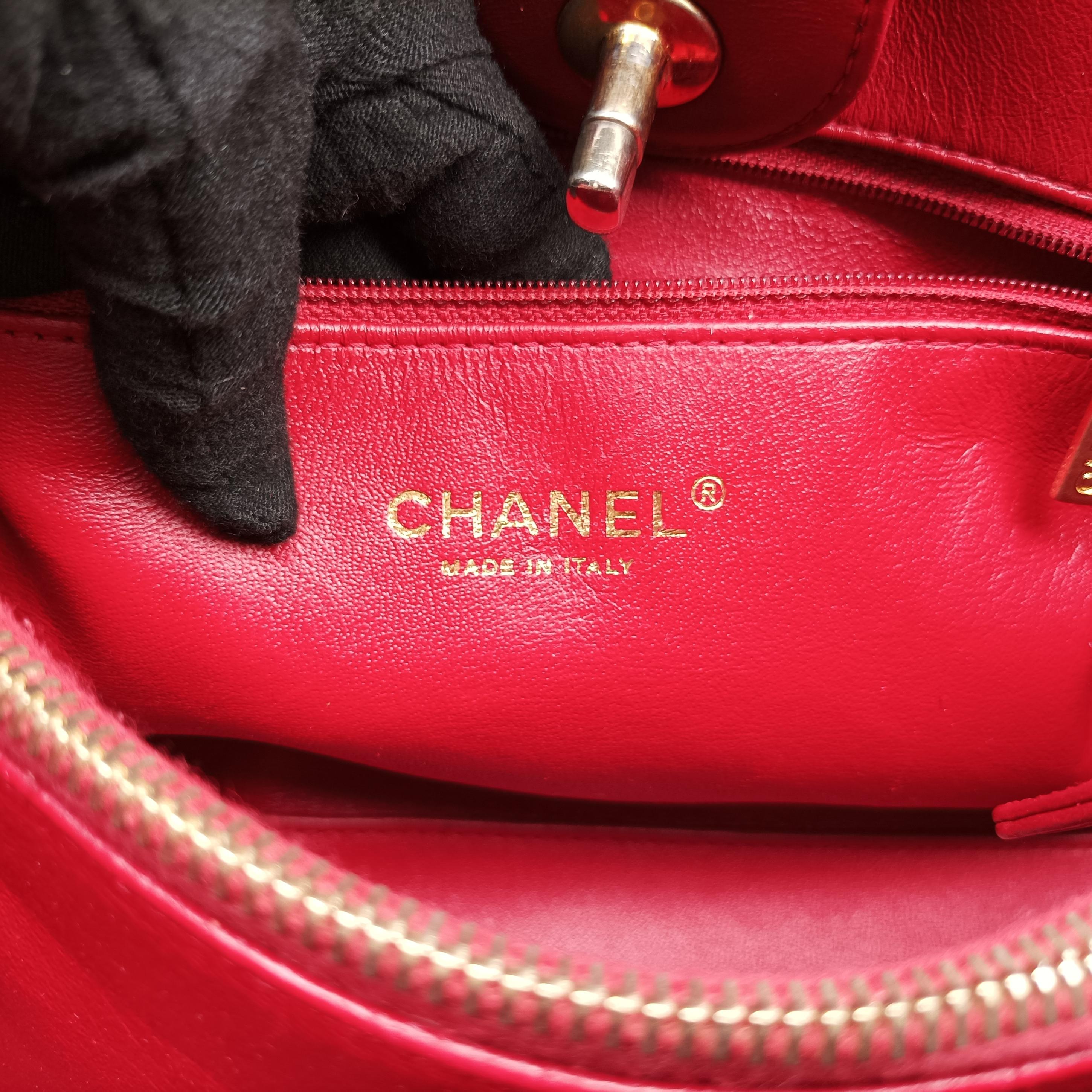 Pre-owned Chanel Matelasse Red Leather A67620 shoulderbag | stylenewstar