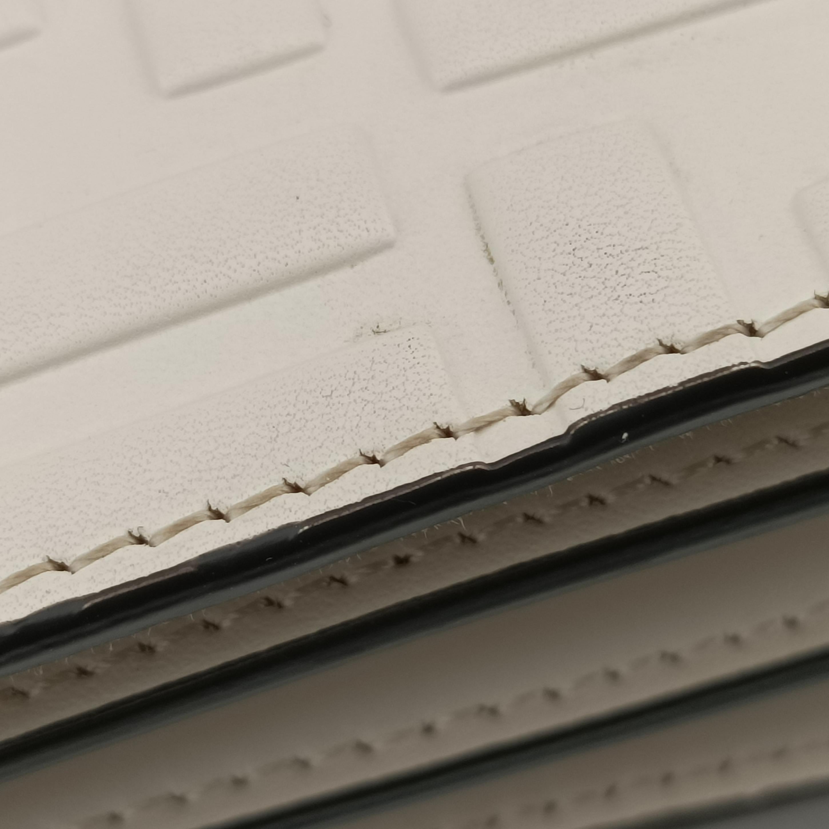 Secondhand Fendi studded Kan I White Leather 8M0381 shoulderbag | stylenewstar