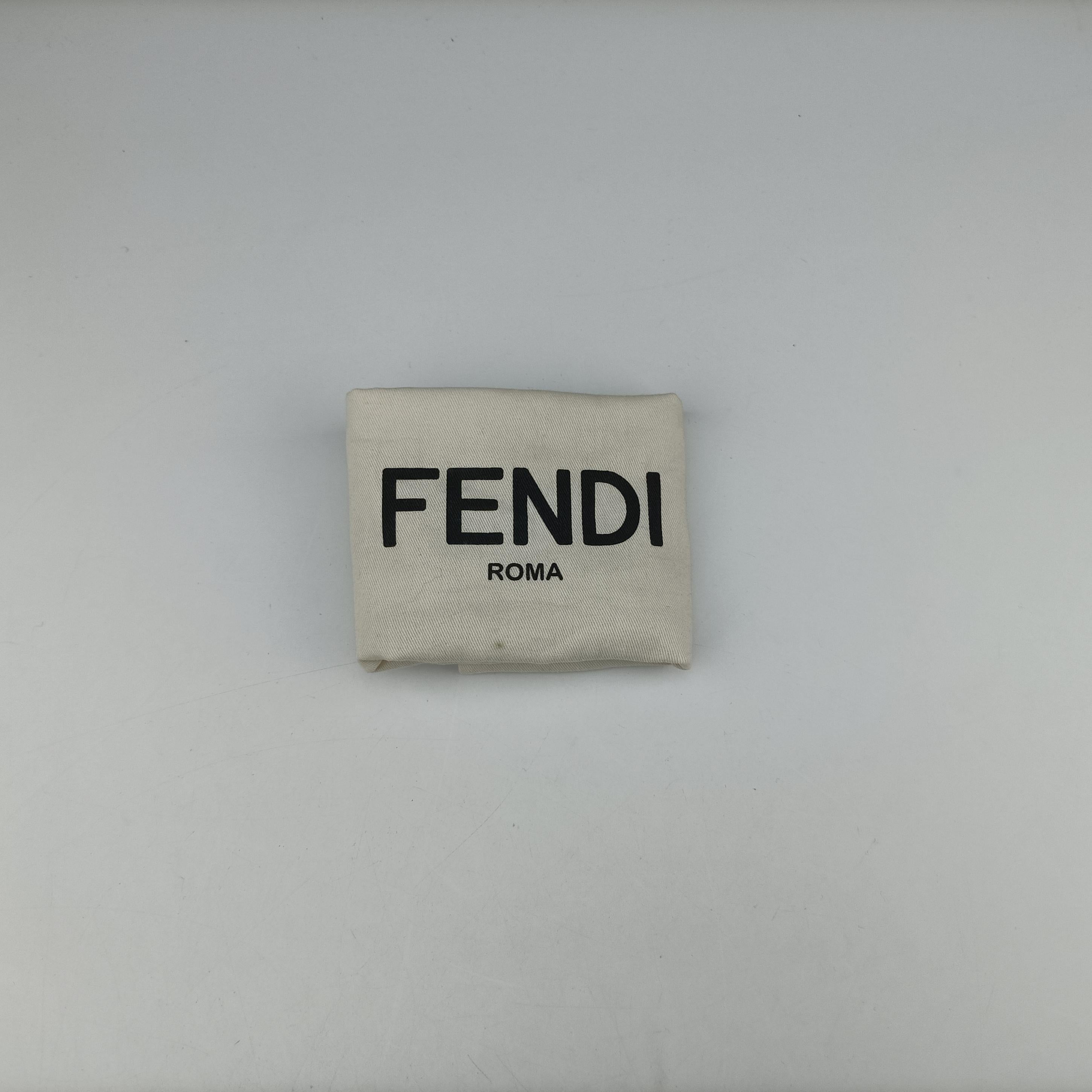 Secondhand Fendi studded Kan I White Leather 8M0381 shoulderbag | stylenewstar