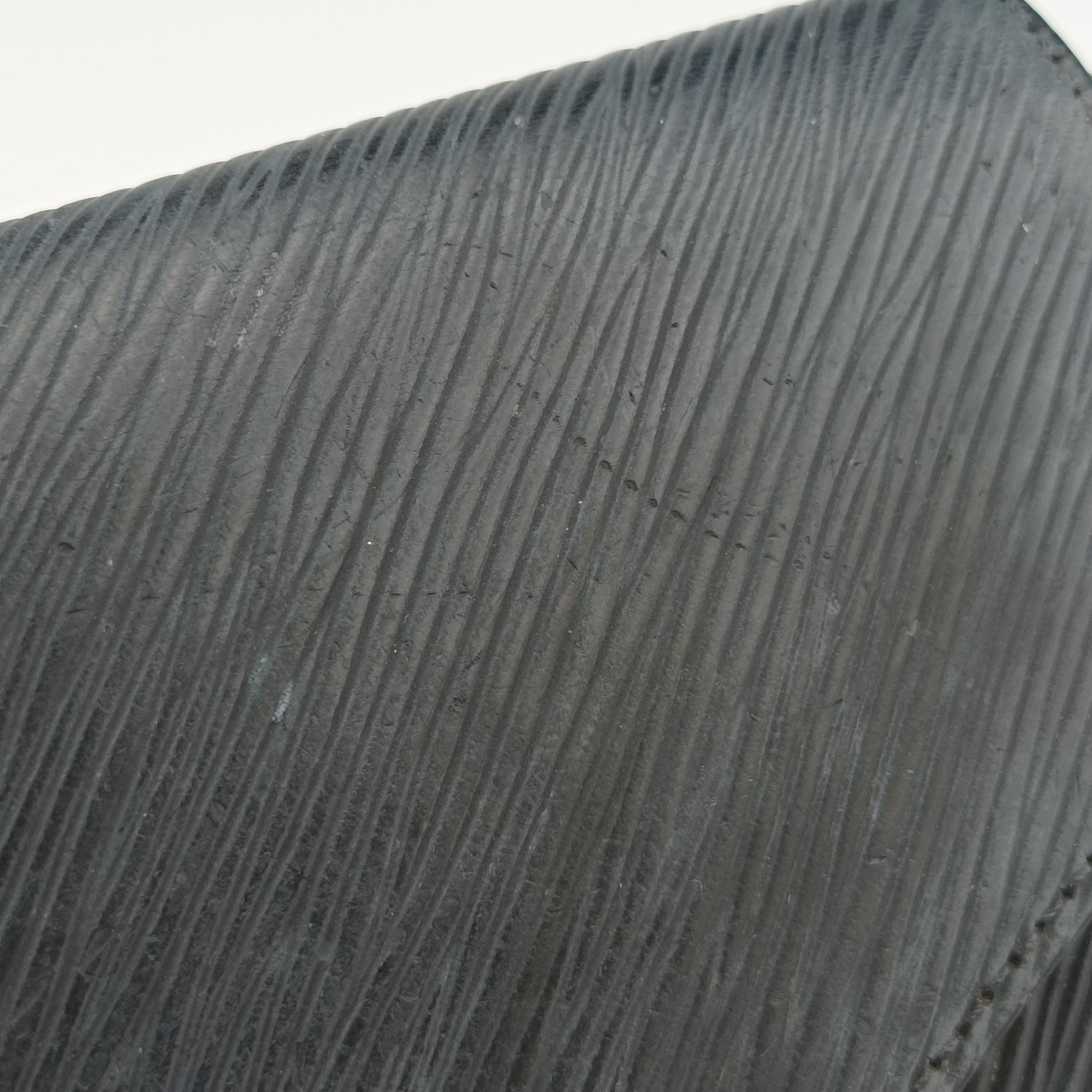 Pre-owned Louis Vuitton Pochette Felice Noir×Pink Epi M64579 shoulderbag | stylenewstar