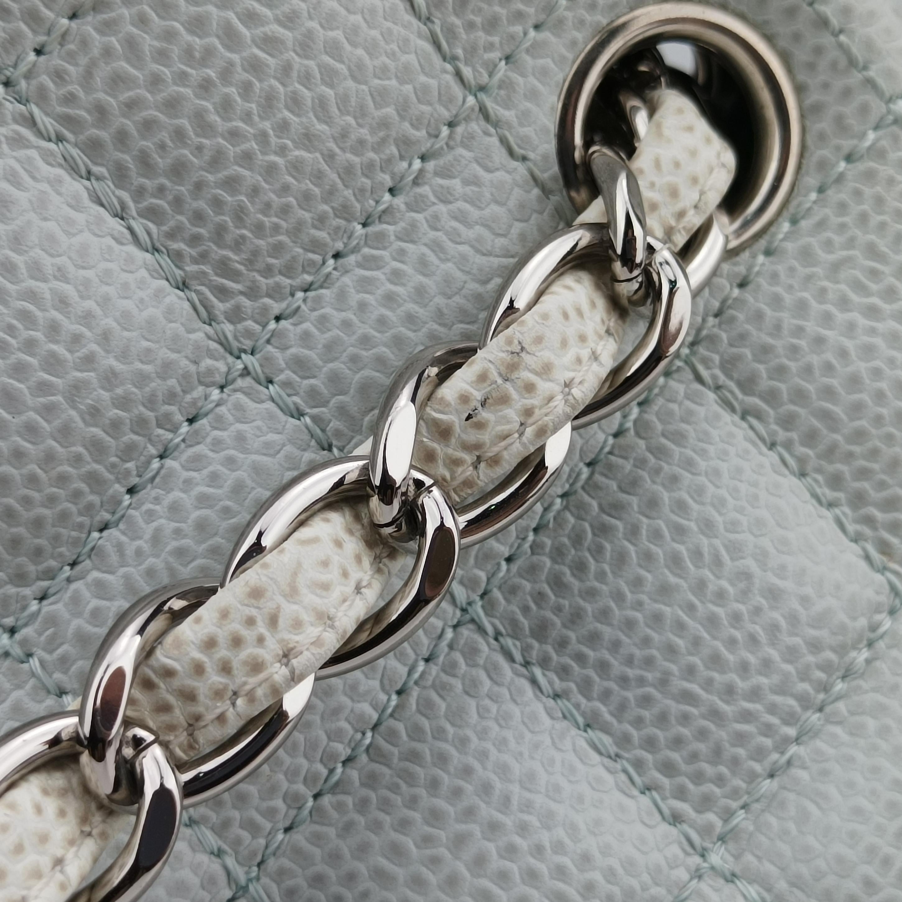 Pre-owned Chanel Mademoiselle Bowling Blue x Light Blue Caviar Leather A67642 handbag | stylenewstar