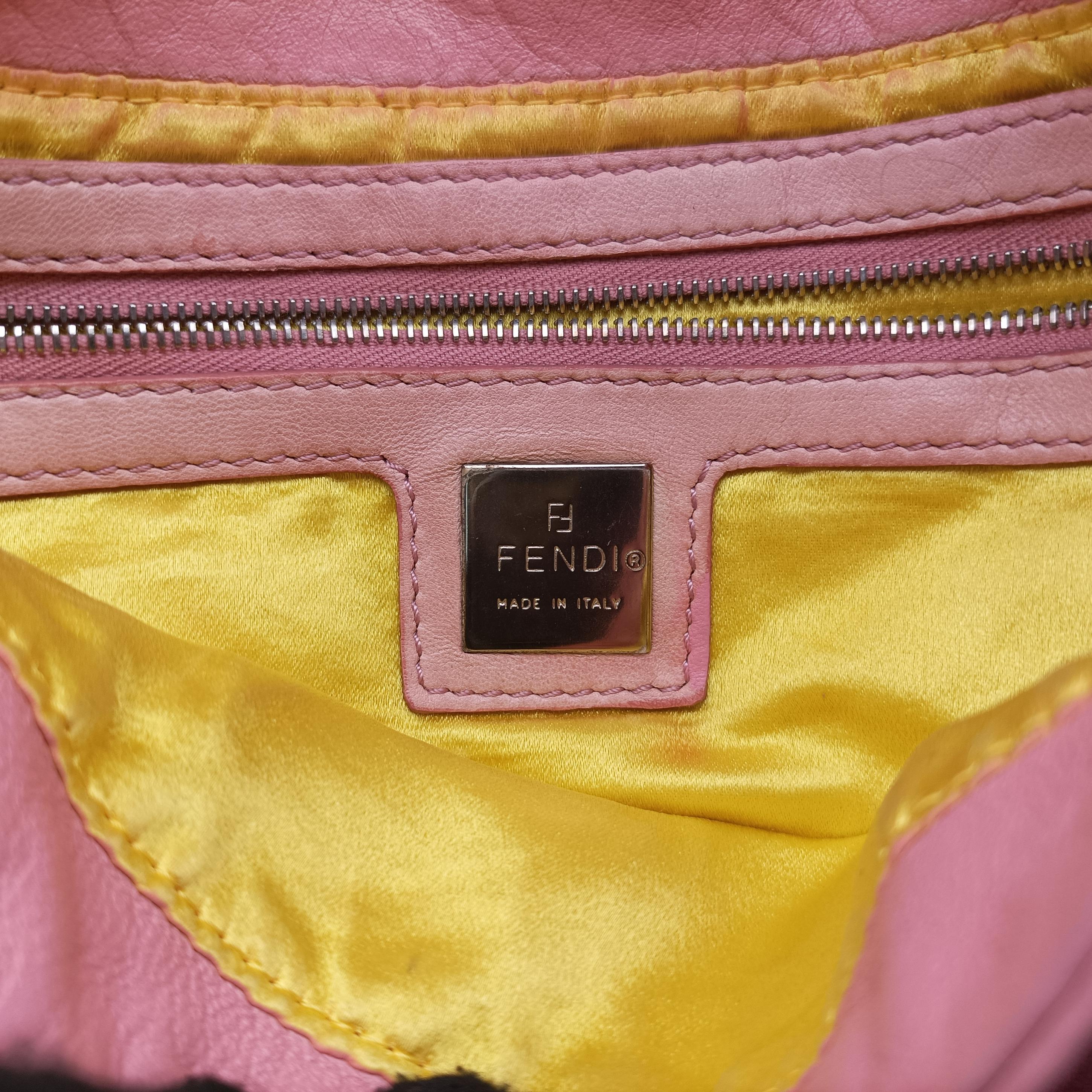 Pre-owned Fendi Baguette Pink lambskin 26424 handbag | stylenewstar