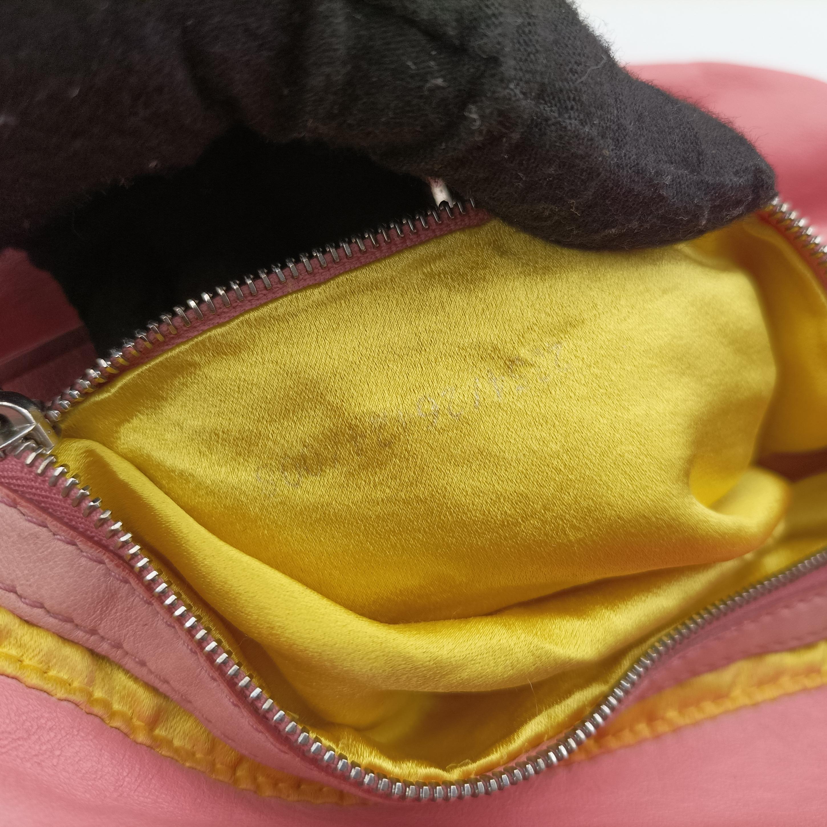 Pre-owned Fendi Baguette Pink lambskin 26424 handbag | stylenewstar