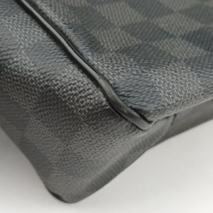 Pre-owned Louis Vuitton DANIEL MM Noir Damier GRAPHITE N58029 shoulderbag | stylenewstar