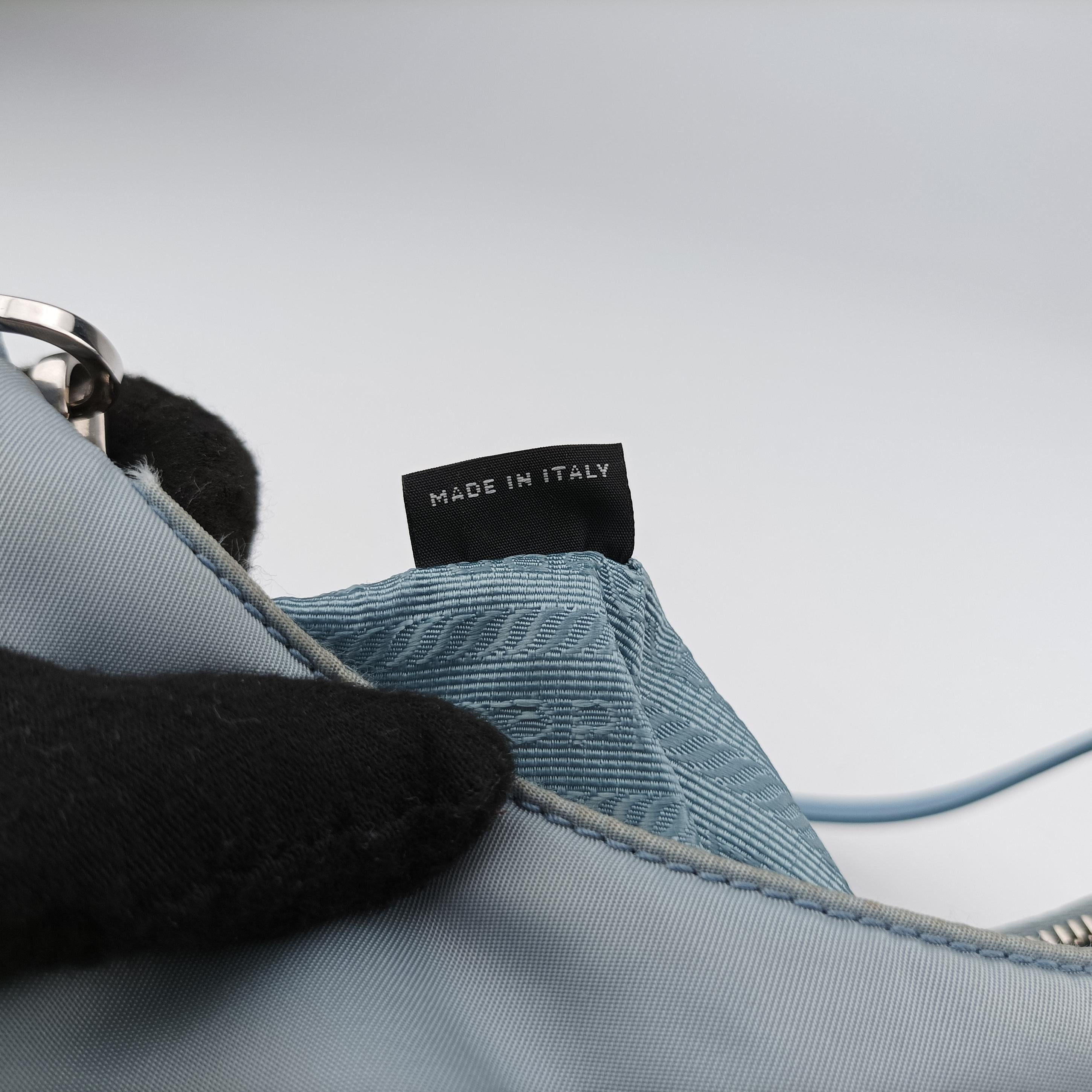 Secondhand Prada Re-Edition 2005 Re-Nylon Blue nylon 1BH204 shoulderbag | stylenewstar
