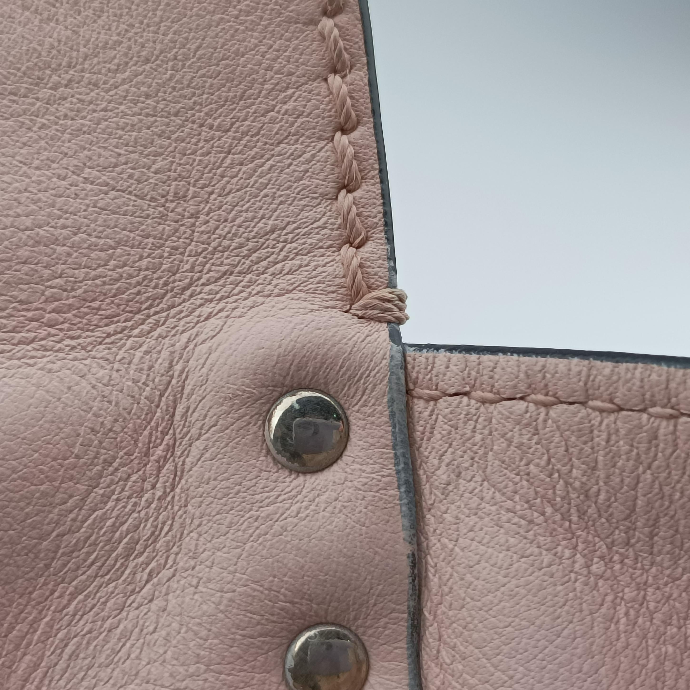 Pre-owned Valentino Rockstud Pink Leather  shoulderbag | stylenewstar