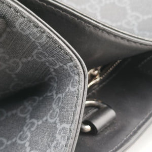 Pre-owned Gucci GG Supreme Tiger Black PVC coated canvas 495559 shoulderbag | stylenewstar