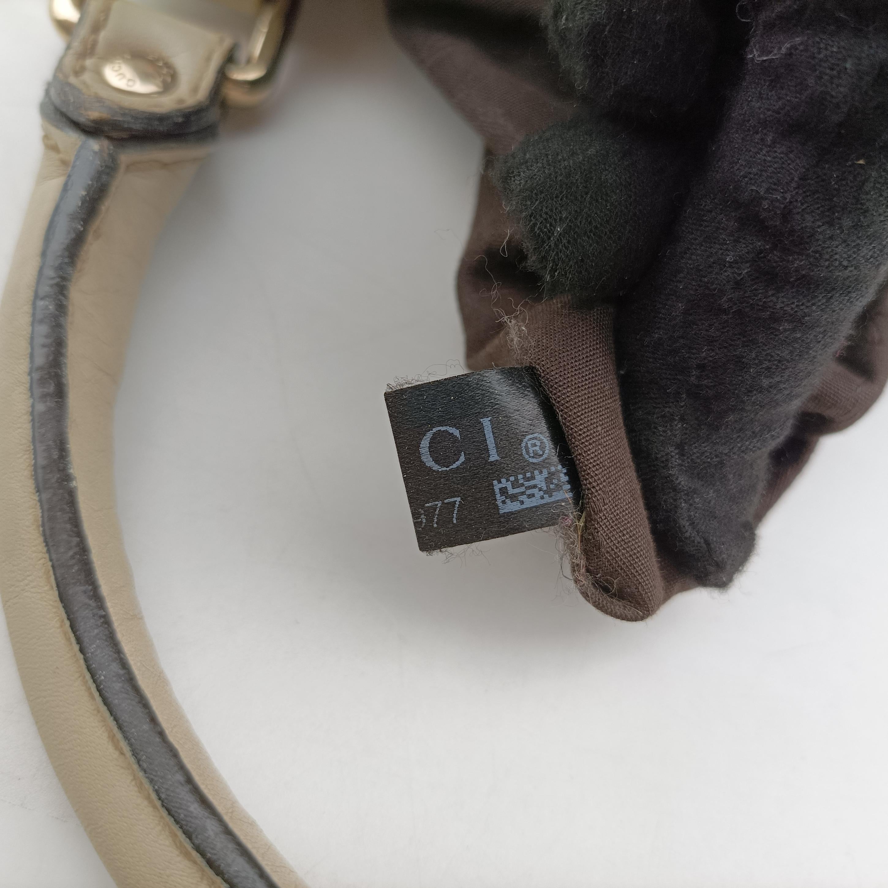 Pre-owned Gucci Sukey White Leather 211943 handbag | stylenewstar