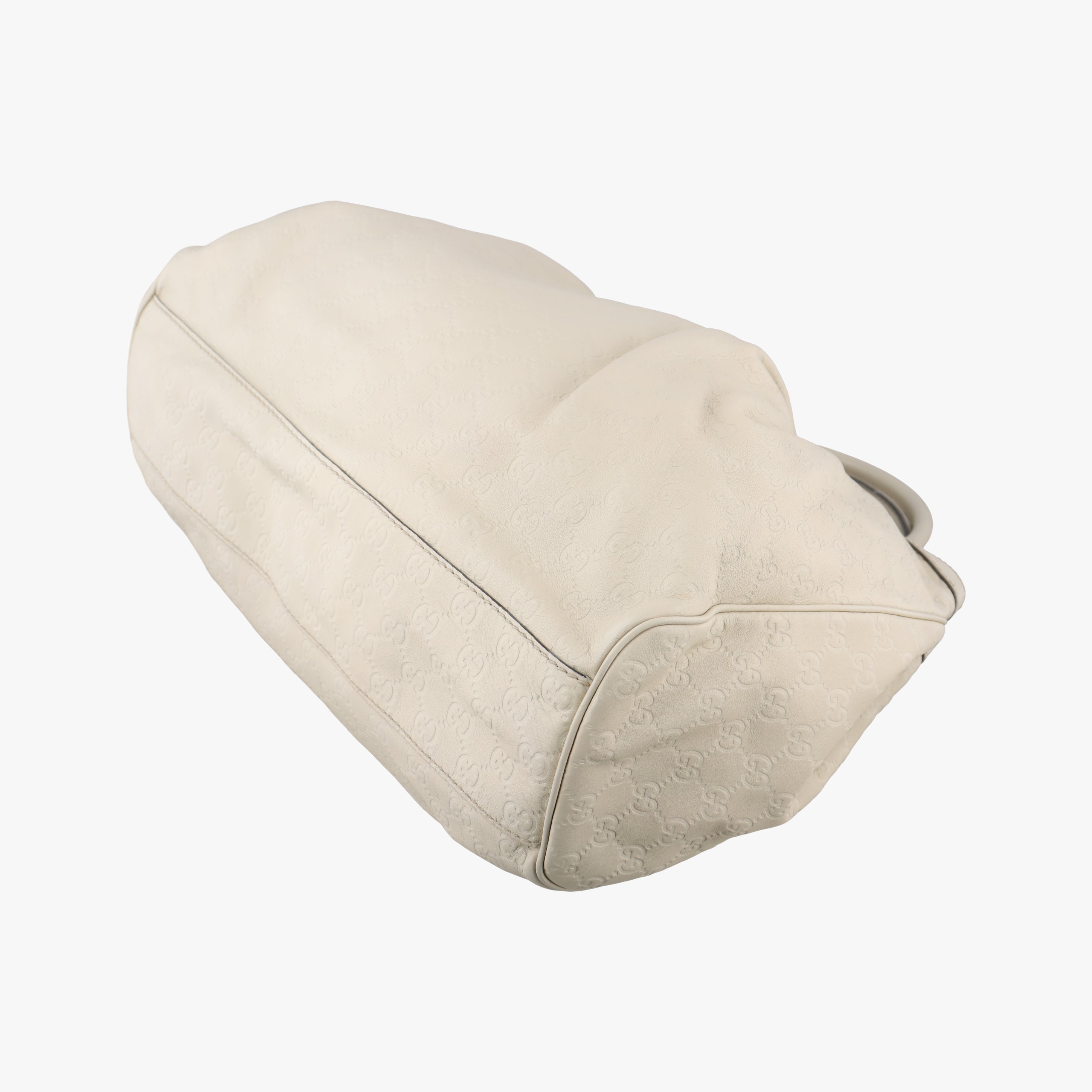 Pre-owned Gucci Sukey White Leather 211943 handbag | stylenewstar