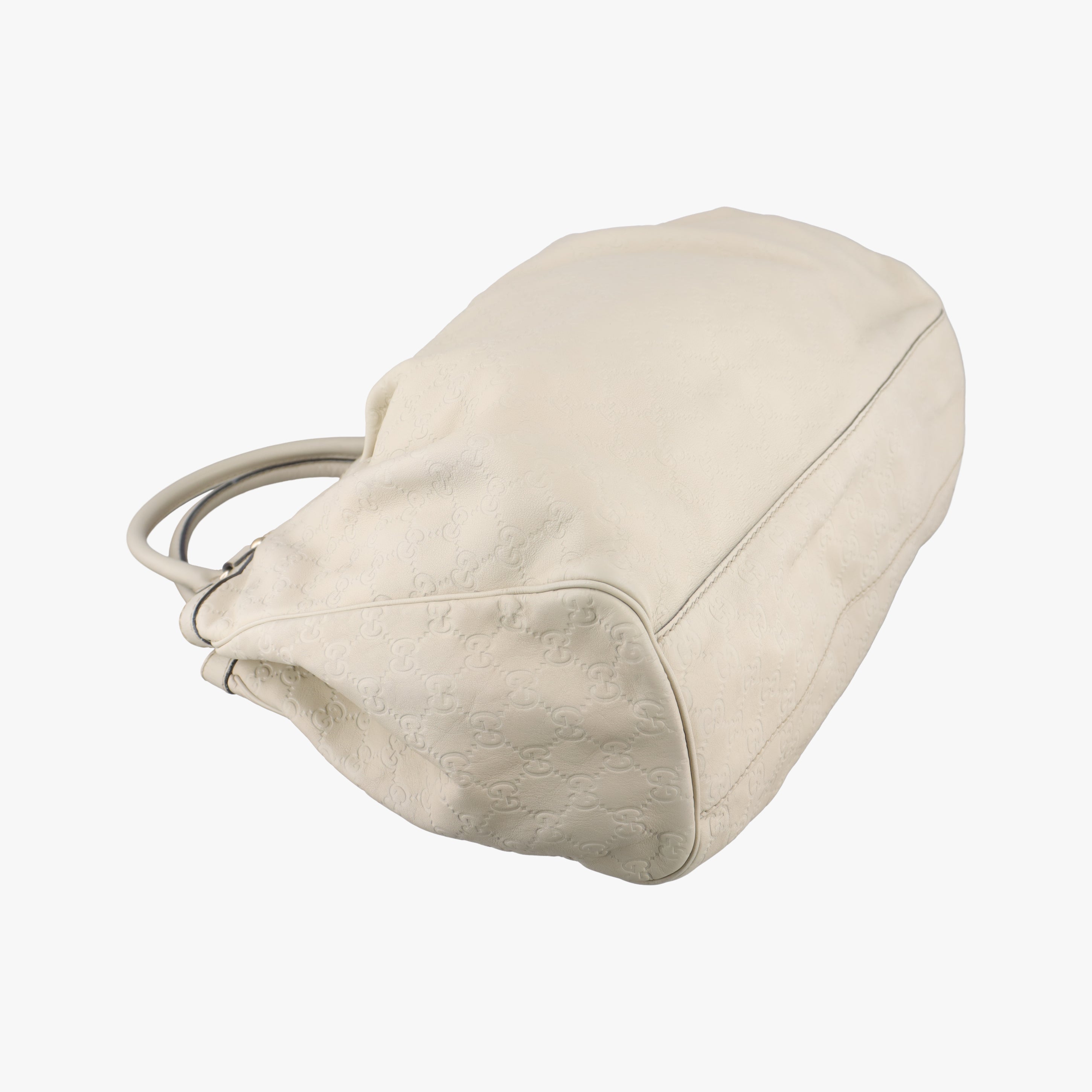 Pre-owned Gucci Sukey White Leather 211943 handbag | stylenewstar