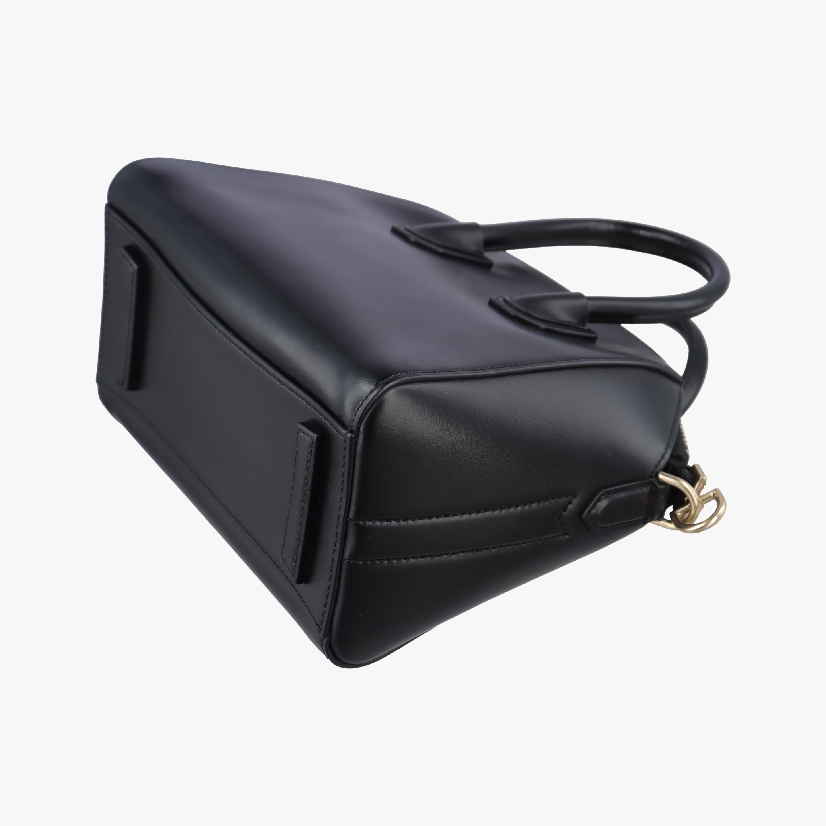 Pre-owned Givenchy Antigona Black Leather  shoulderbag | stylenewstar