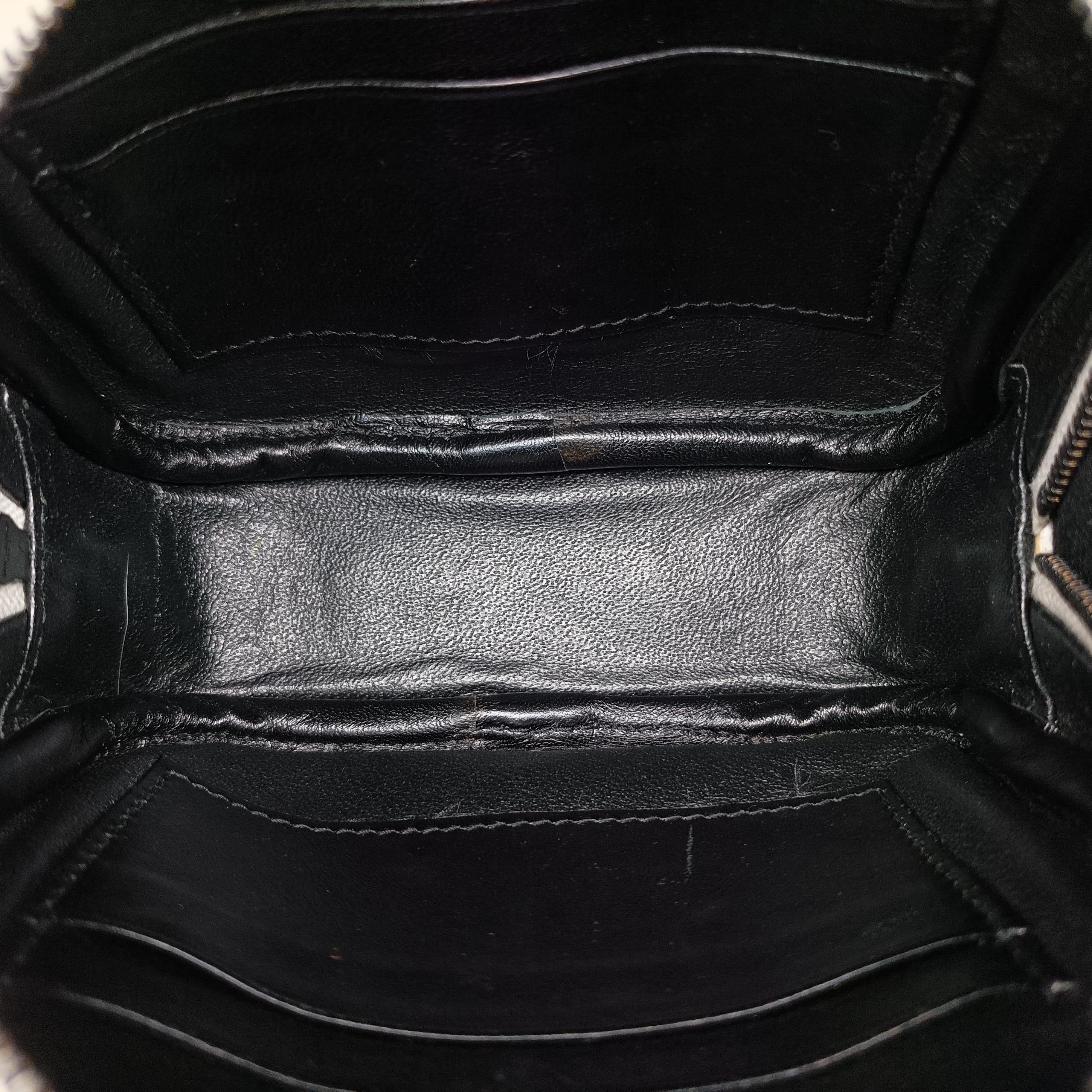 Pre-owned Yves Saint Laurent Monogram Blogger White×Black Leather 425317 shoulderbag | stylenewstar