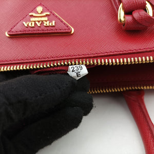 Vintage Prada Galleria Red SAFFIANO Leather BN1801 shoulderbag | stylenewstar