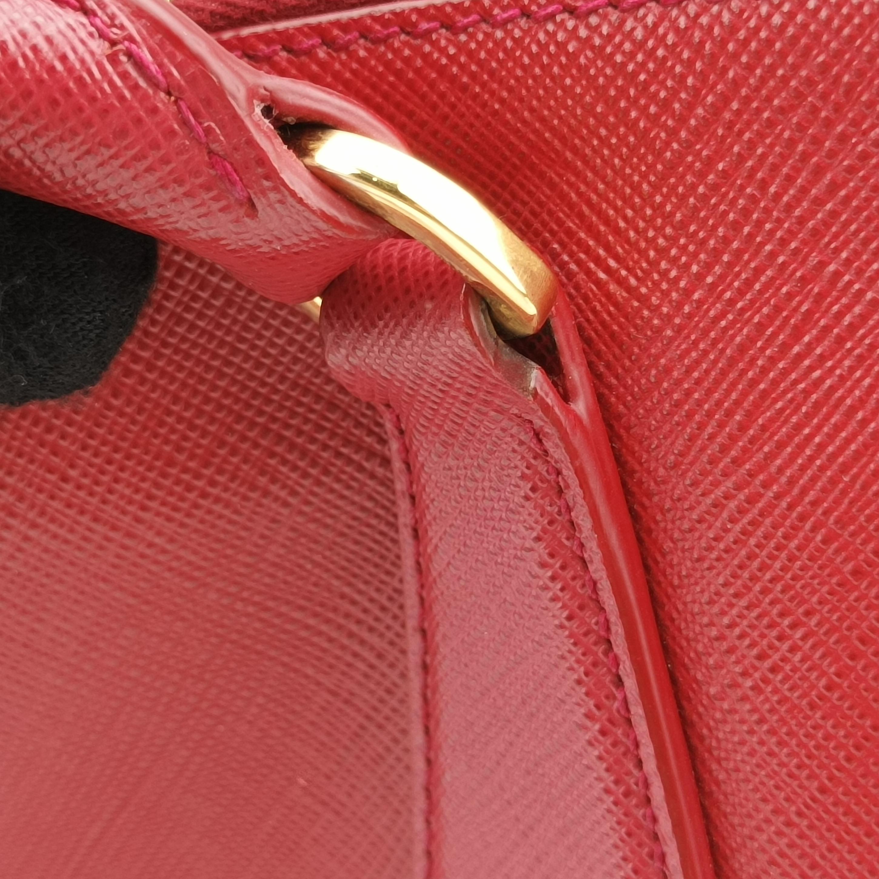 Vintage Prada Galleria Red SAFFIANO Leather BN1801 shoulderbag | stylenewstar