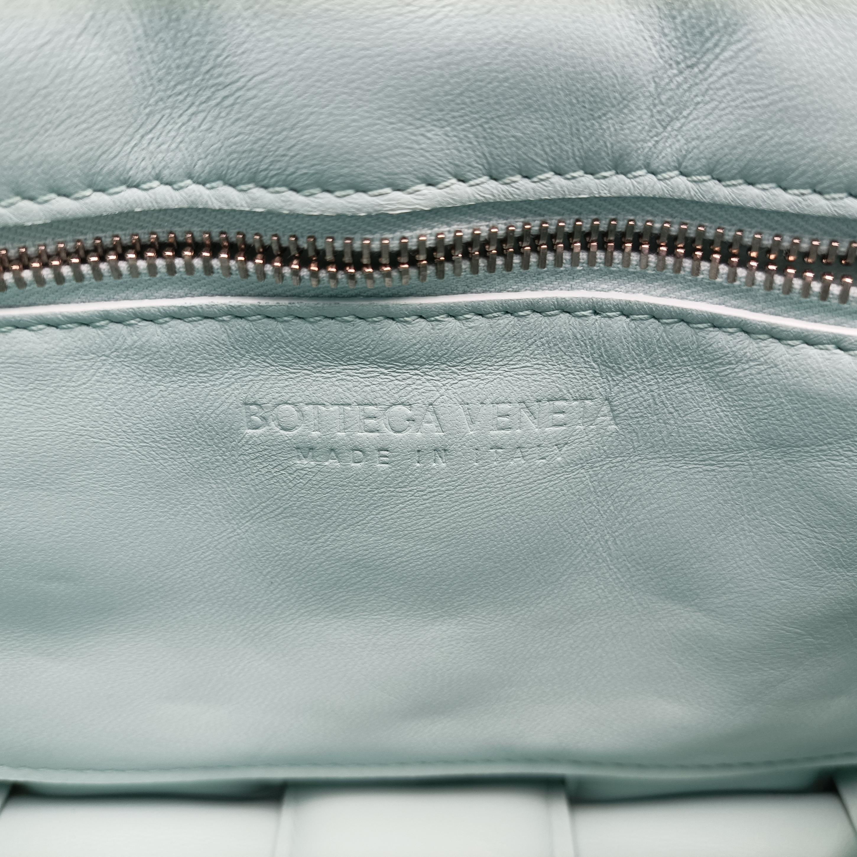 Pre-owned Bottega Veneta The Chain Cassette Blue lambskin  shoulderbag | stylenewstar