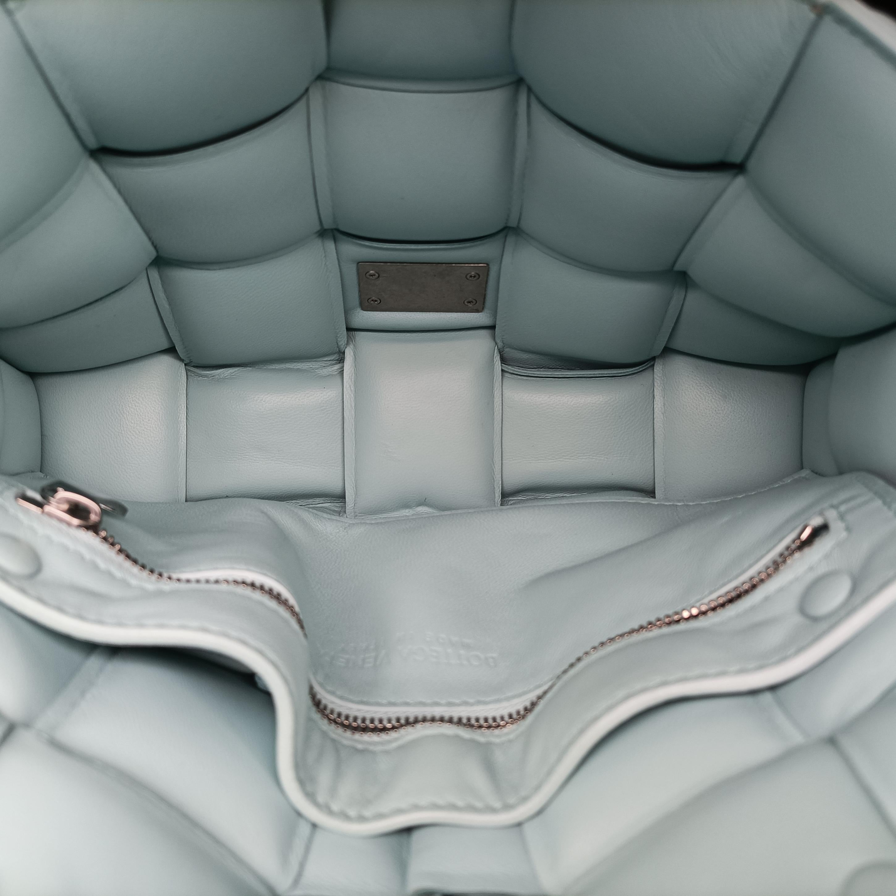 Pre-owned Bottega Veneta The Chain Cassette Blue lambskin  shoulderbag | stylenewstar